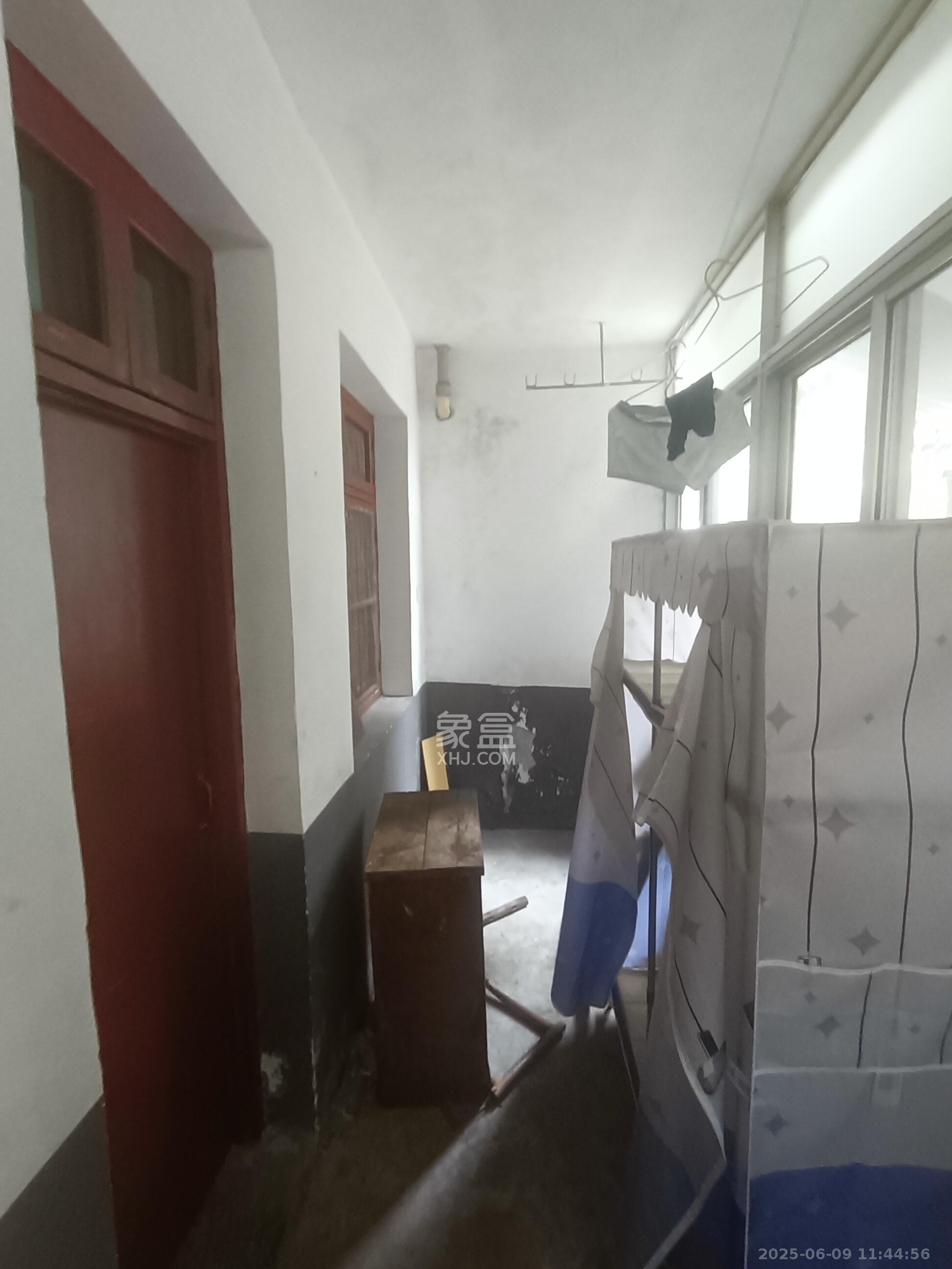 人民新村 3室1厅1卫 2000.0元/月 人民新村 3室1厅1卫 2000.0元/月室内图