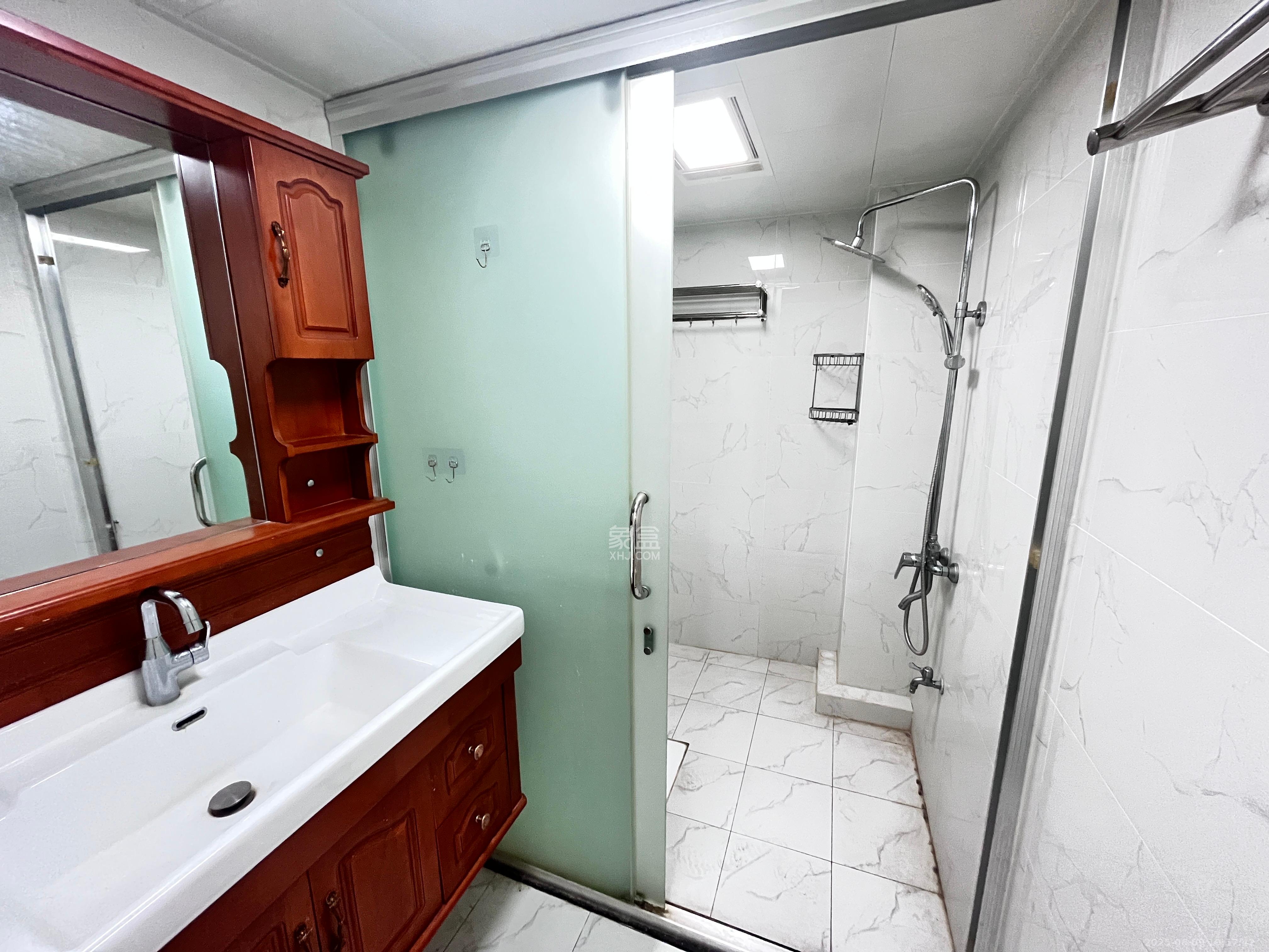 凯悦名城（泰悦公寓）  2室2厅1卫    2400.0元/月室内图