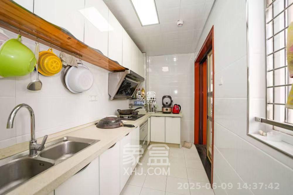 佳兆业君汇上品  3室2厅2卫    1900.0元/月室内图