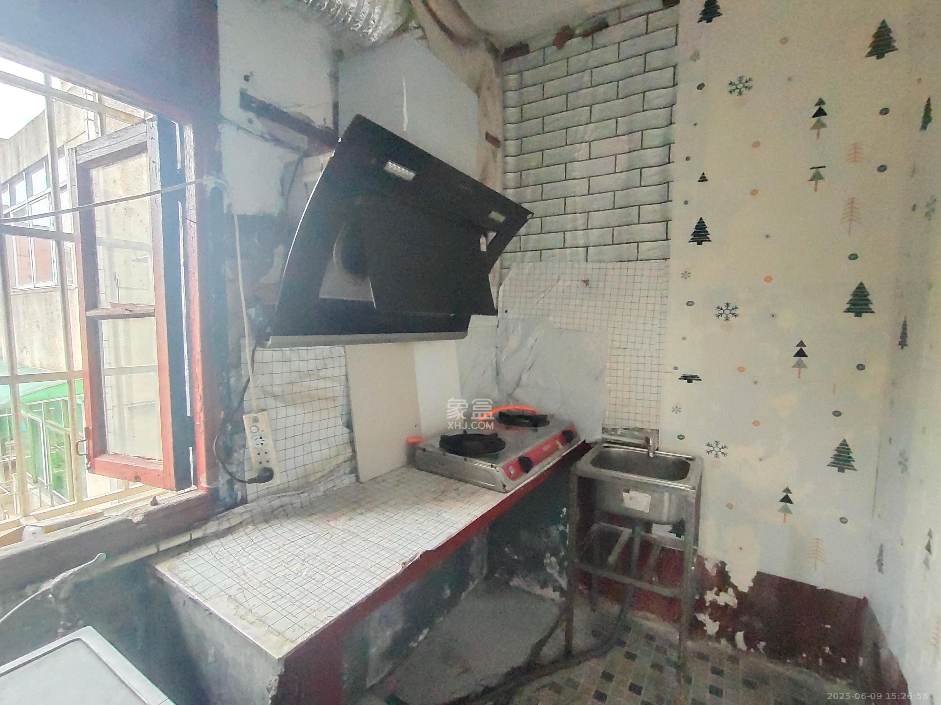 古堆山巷住宅区南湖路宿舍329号 1室1厅1卫 750.0元/月 古堆山巷住宅区南湖路宿舍329号 1室1厅1卫 750.0元/月室内图