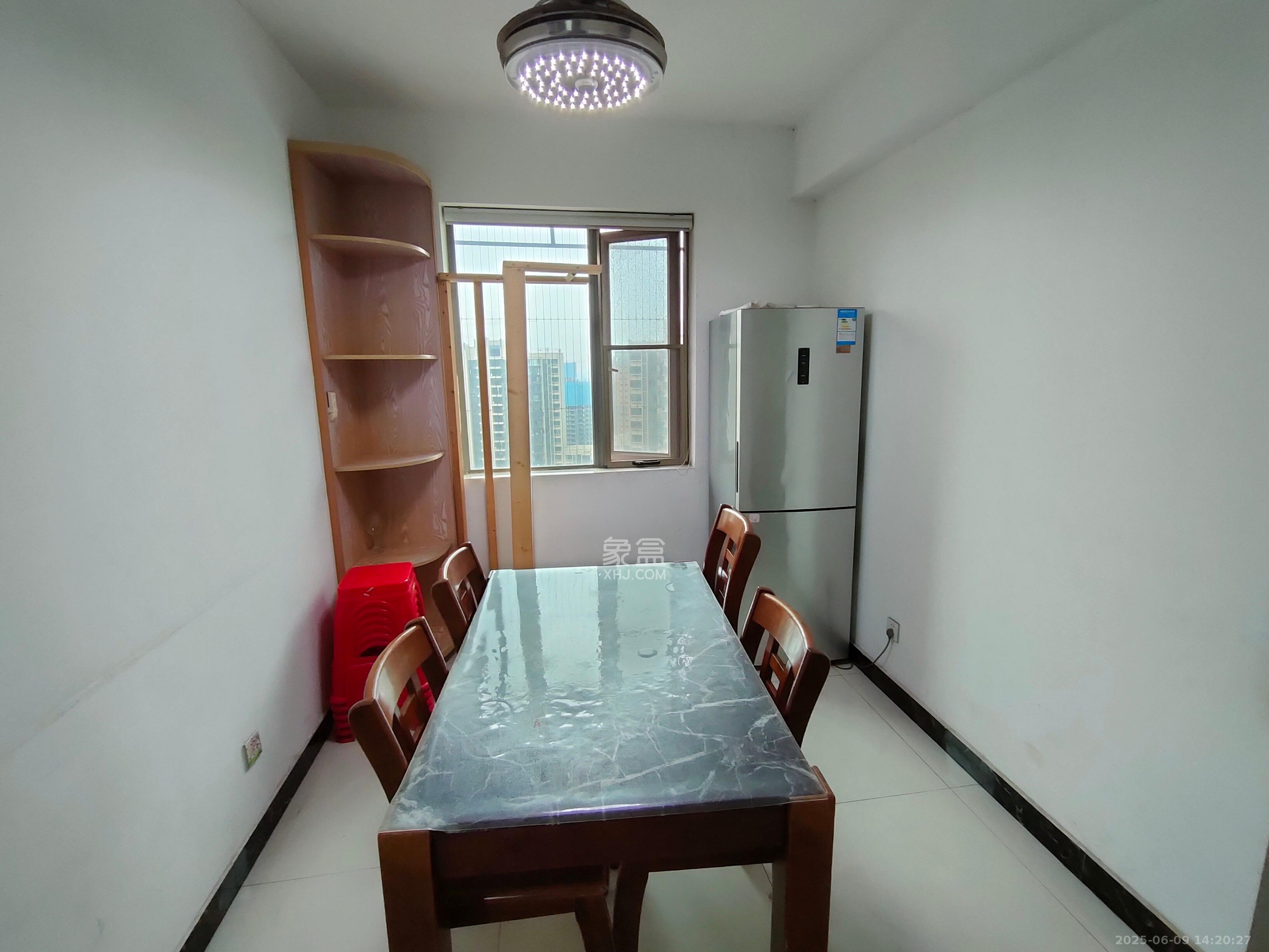 新城新世界一二三期 3室2厅1卫 2200.0元/月 新城新世界一二三期 3室2厅1卫 2200.0元/月室内图