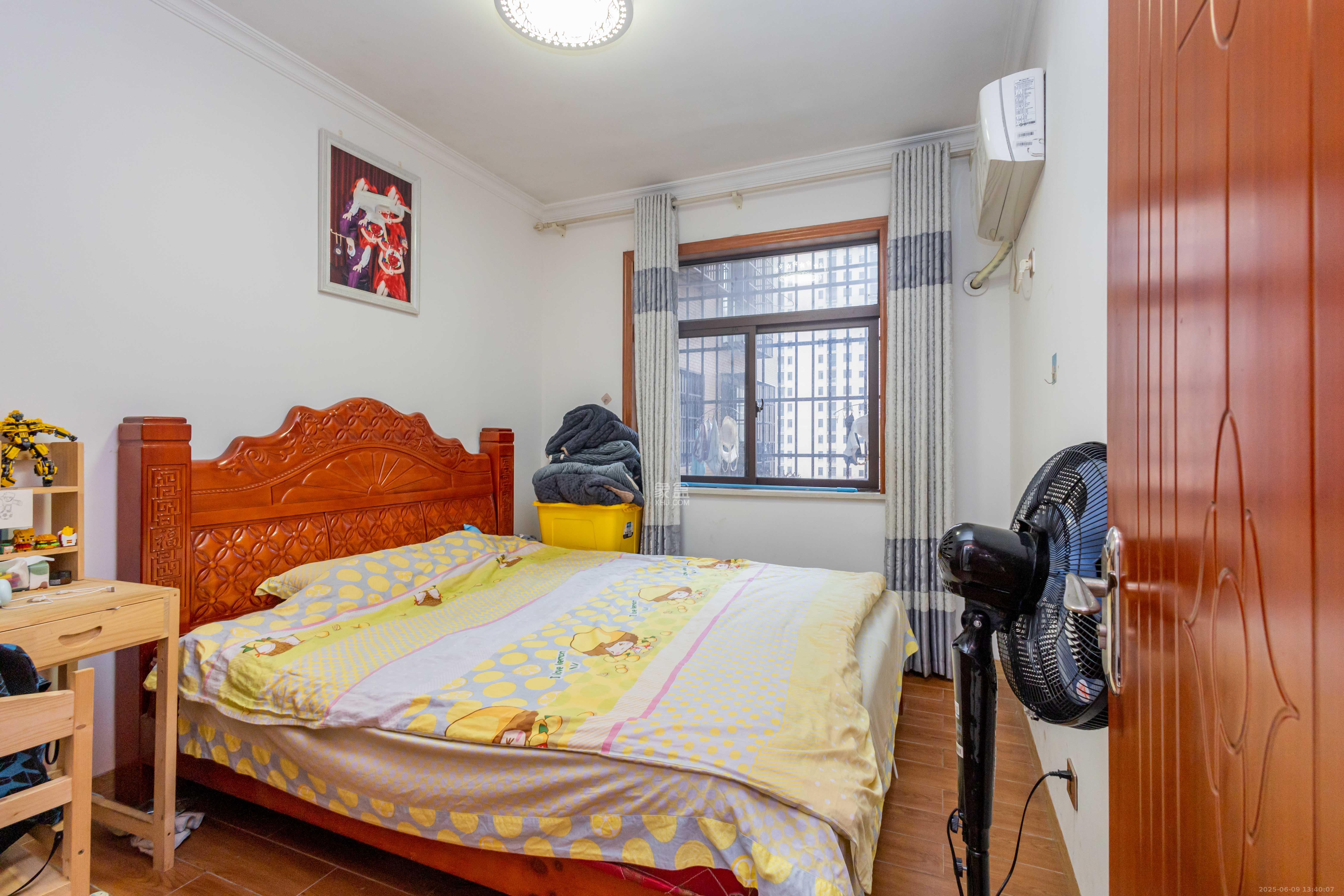 三景华御  3室2厅1卫    69.8万 三景华御  3室2厅1卫    69.8万卧室