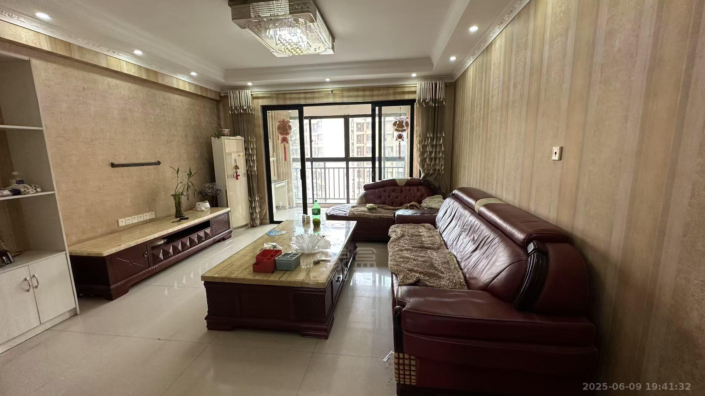 康桥美郡 3室2厅2卫 2400.0元/月 康桥美郡 3室2厅2卫 2400.0元/月室内图