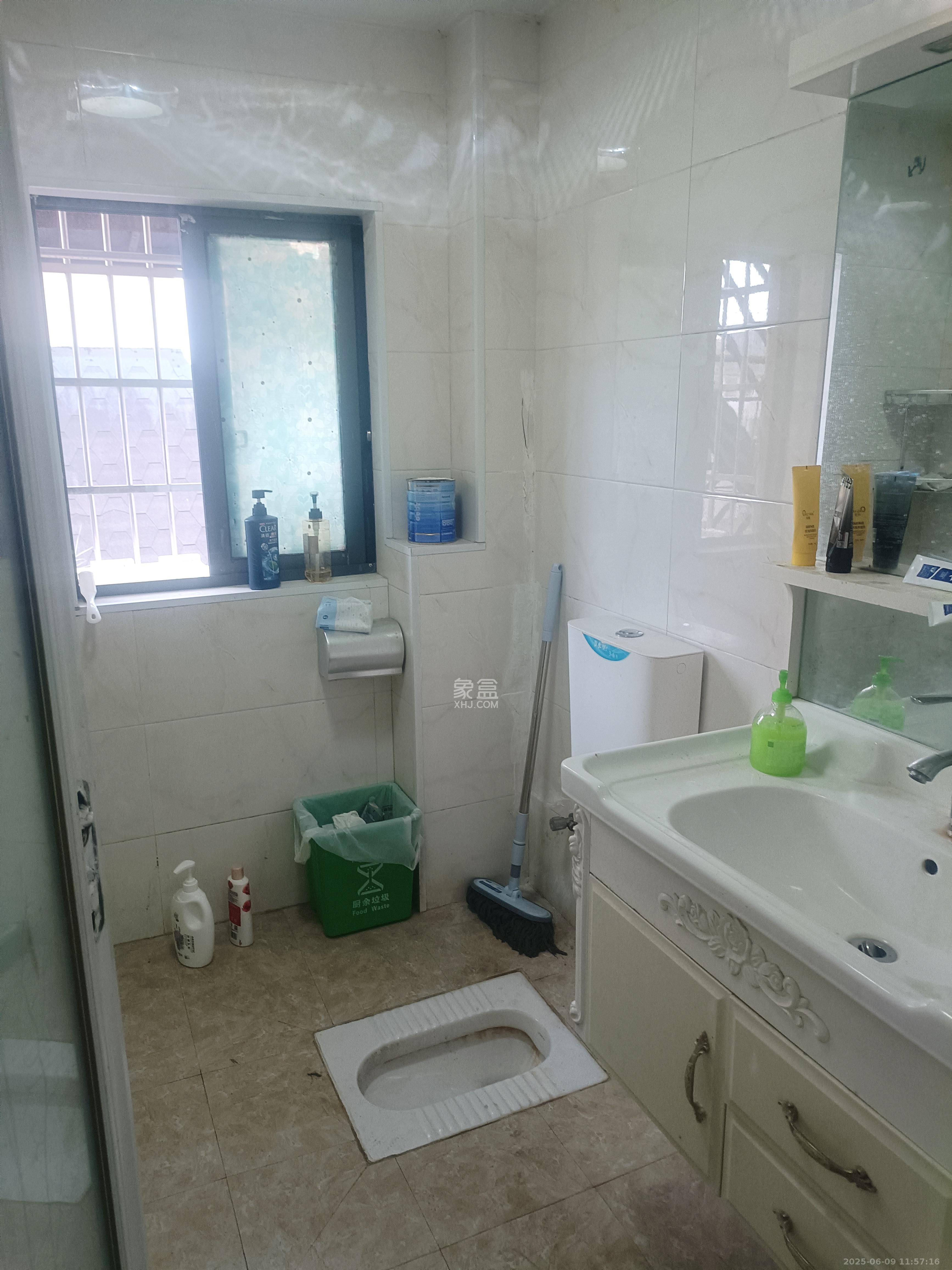 翡翠华庭 3室1厅1卫 1700.0元/月 翡翠华庭 3室1厅1卫 1700.0元/月室内图