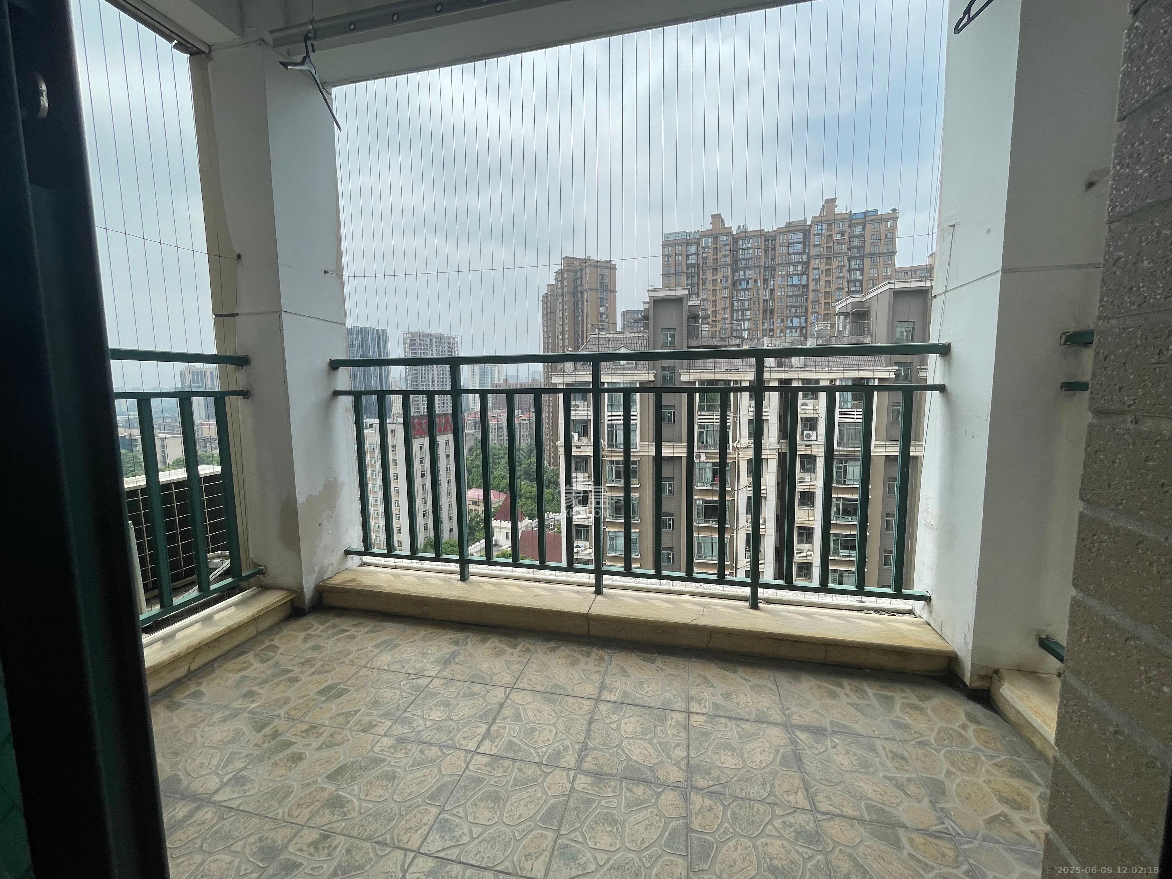 中江国际花城 3室2厅1卫 2400.0元/月 中江国际花城 3室2厅1卫 2400.0元/月室内图