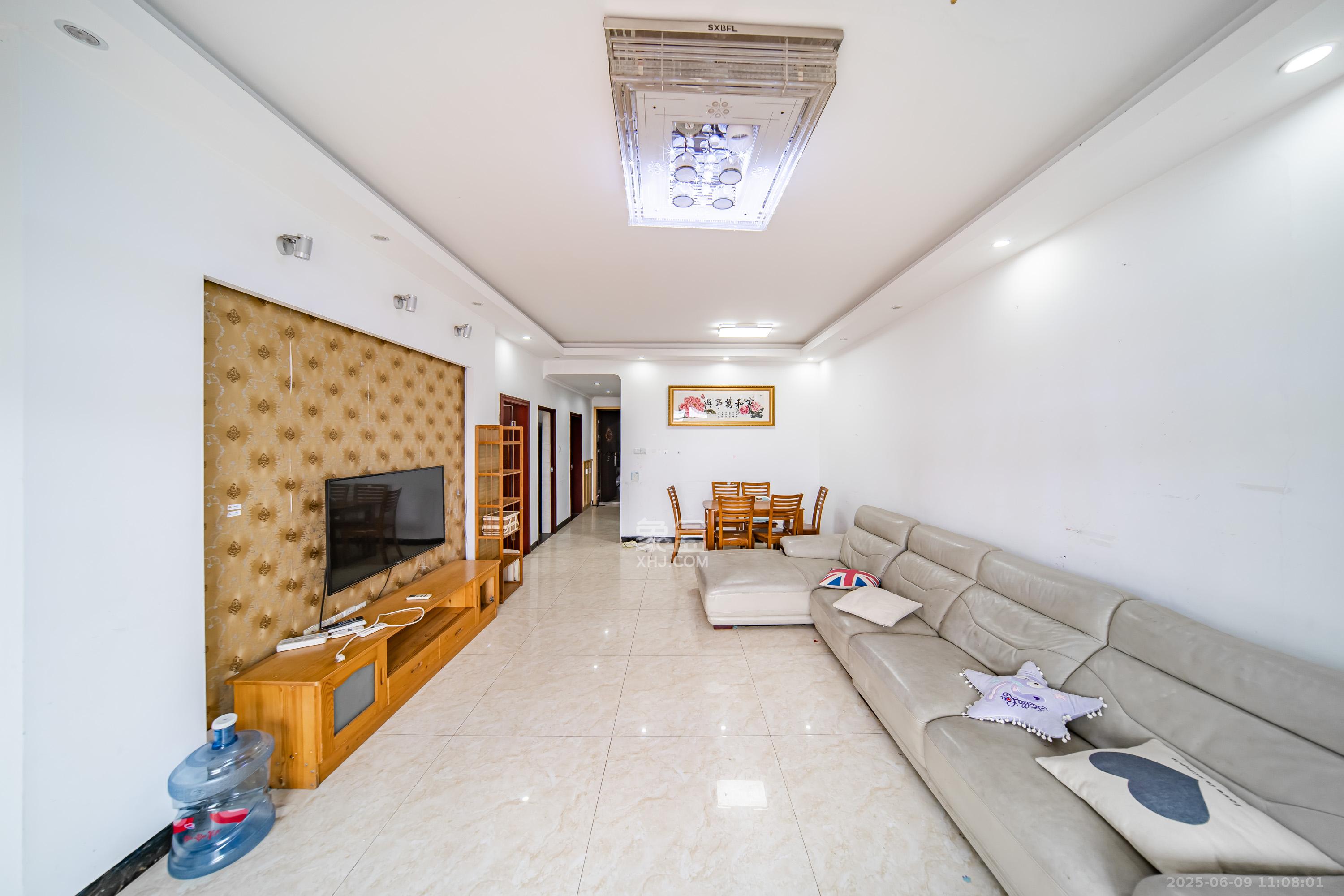 阳光100三期 3室2厅1卫 2400.0元/月 阳光100三期 3室2厅1卫 2400.0元/月室内图