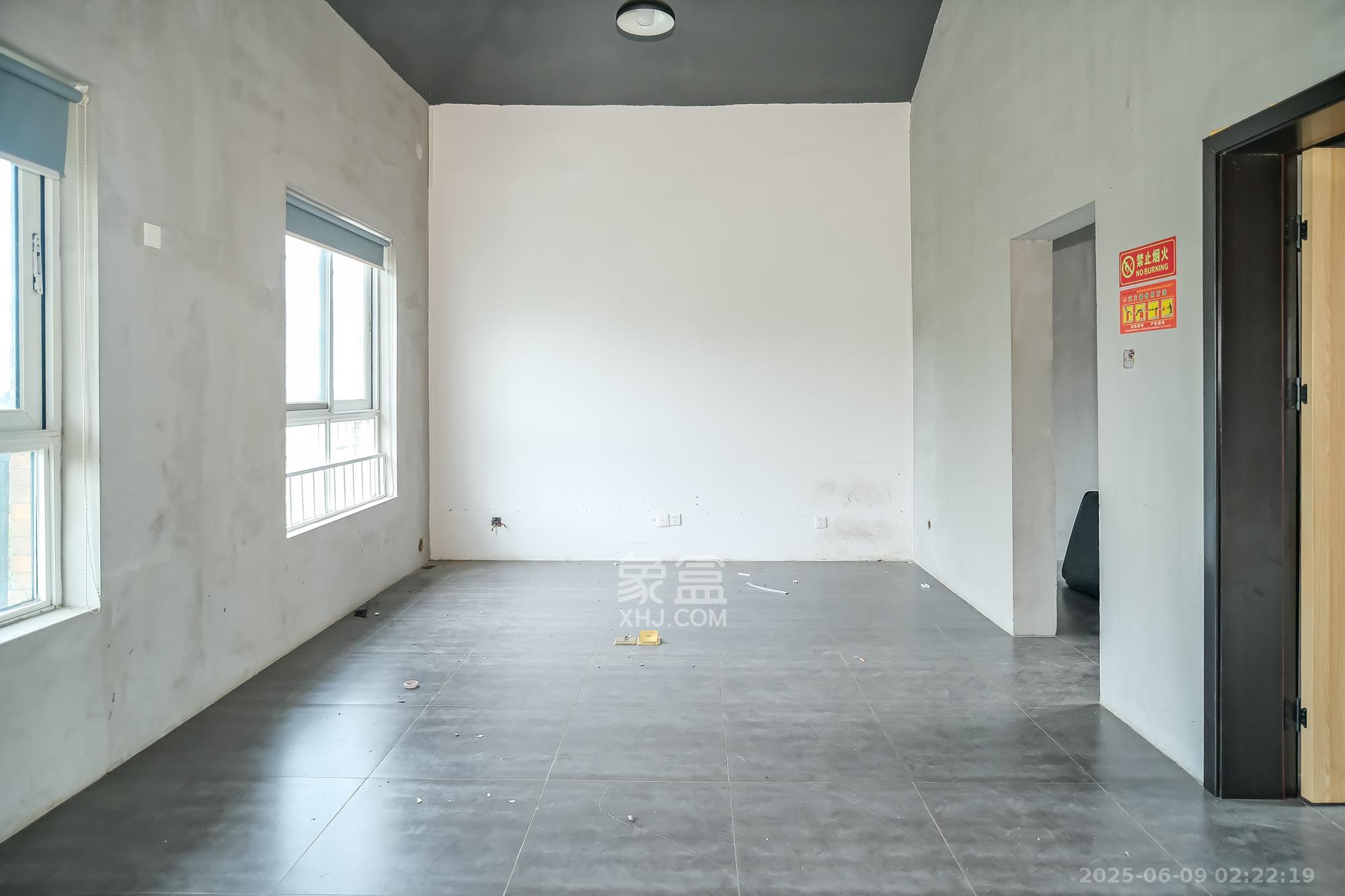 山水湾  5室2厅3卫    571.0万 山水湾  5室2厅3卫    571.0万卧室