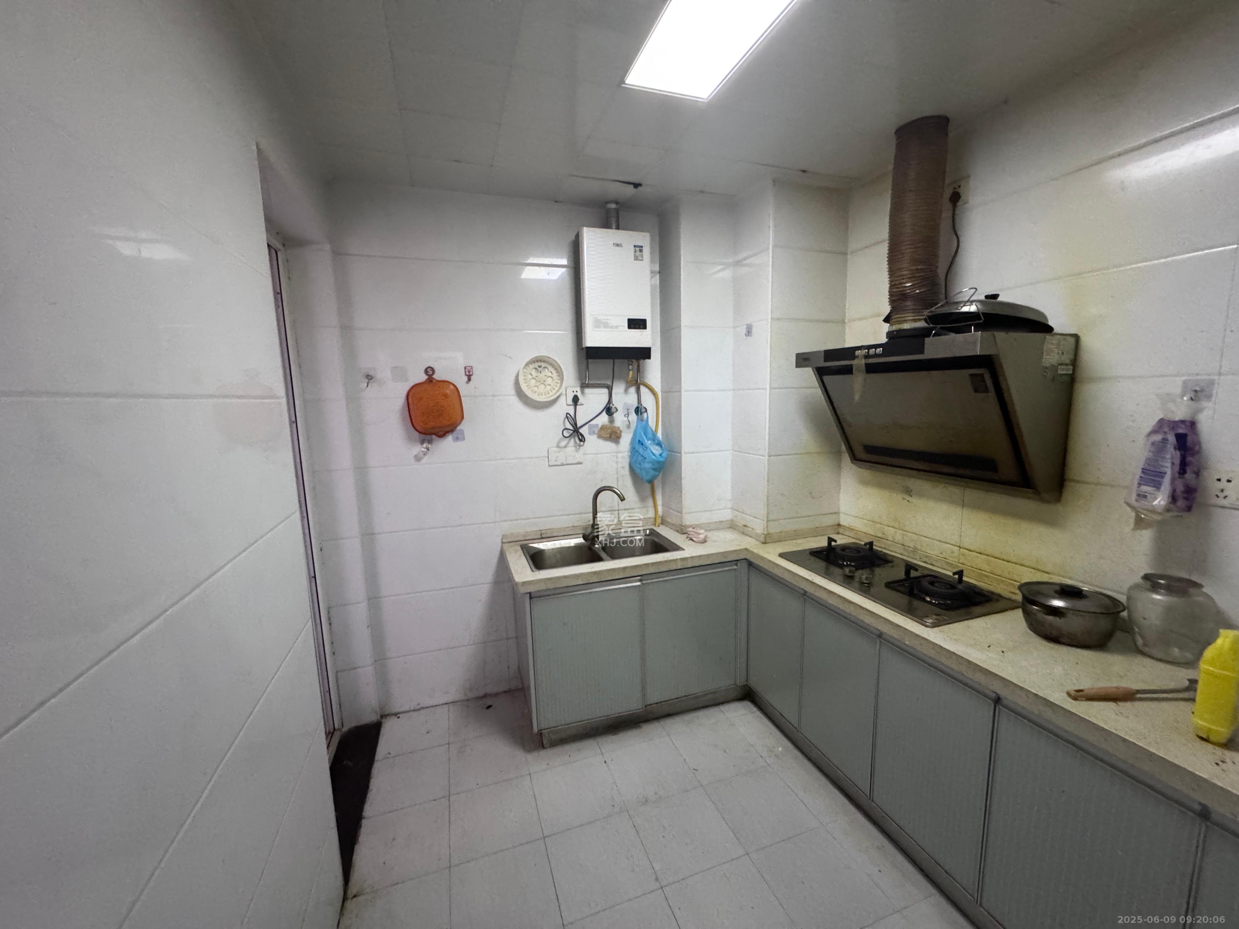 万国城(当代满庭春MOMA)三期 1室2厅2卫 2500.0元/月 万国城(当代满庭春MOMA)三期 1室2厅2卫 2500.0元/月室内图