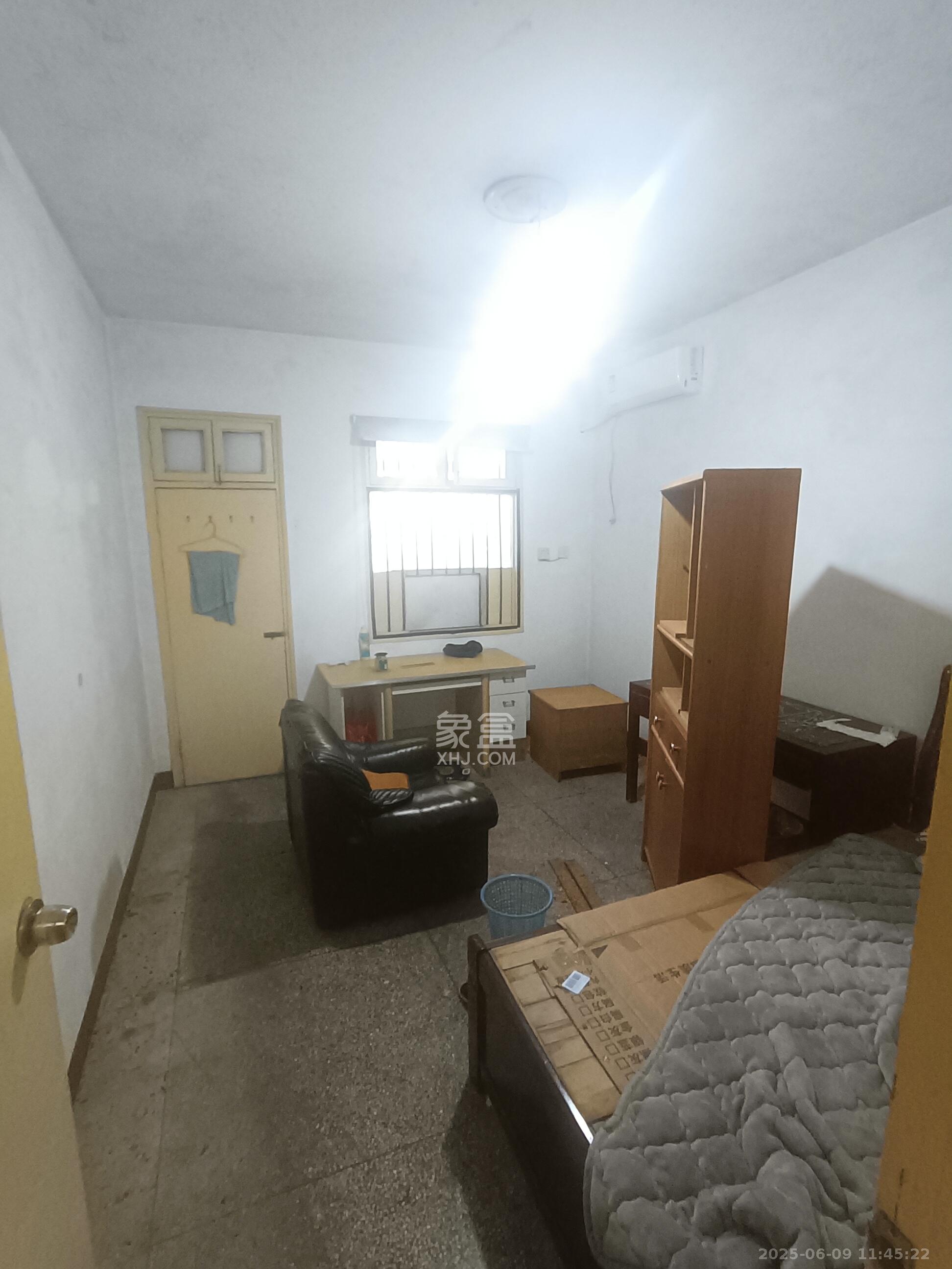 人民新村 3室1厅1卫 2000.0元/月 人民新村 3室1厅1卫 2000.0元/月室内图