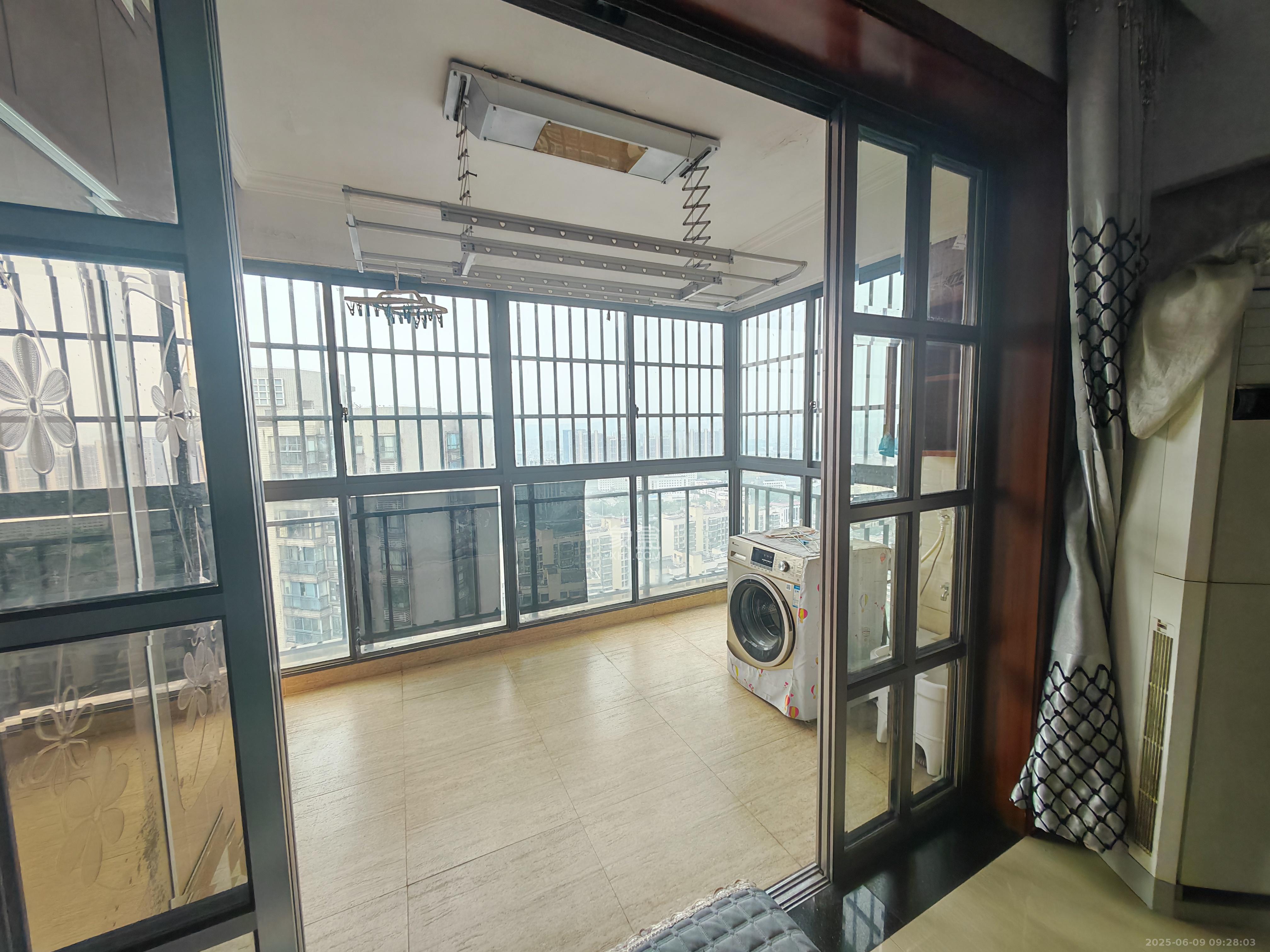 莱茵城 3室2厅1卫 1800.0元/月 莱茵城 3室2厅1卫 1800.0元/月室内图