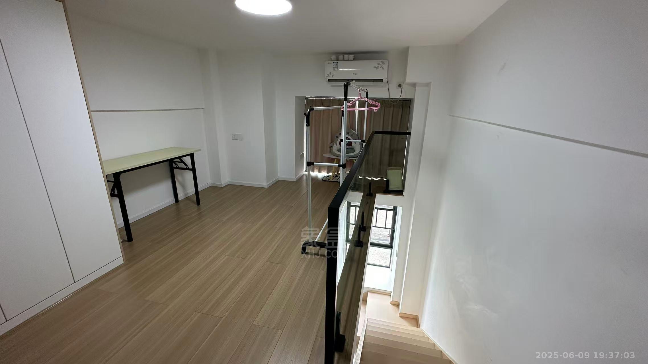 地产梧桐苑  1室1厅1卫   1400.00元/月室内图