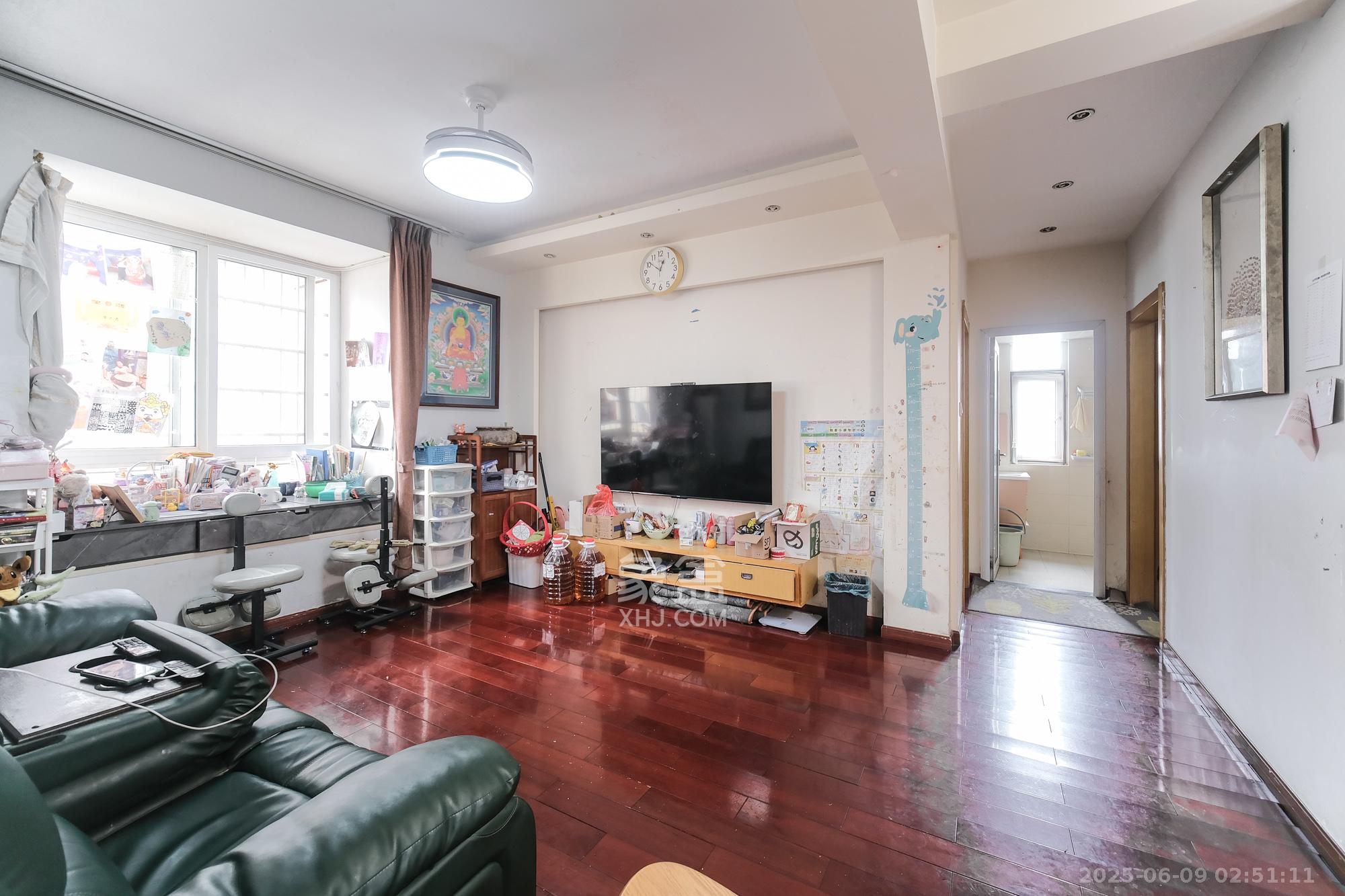 山水湾 2室2厅1卫 55.0万 山水湾 2室2厅1卫 55.0万客厅