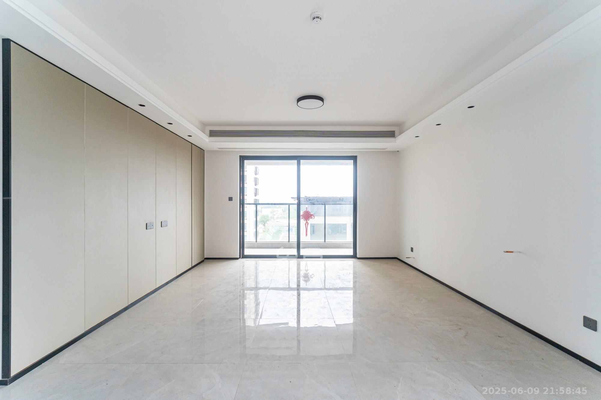 三一云谷 1室0厅0卫 179.8万 三一云谷 1室0厅0卫 179.8万客厅