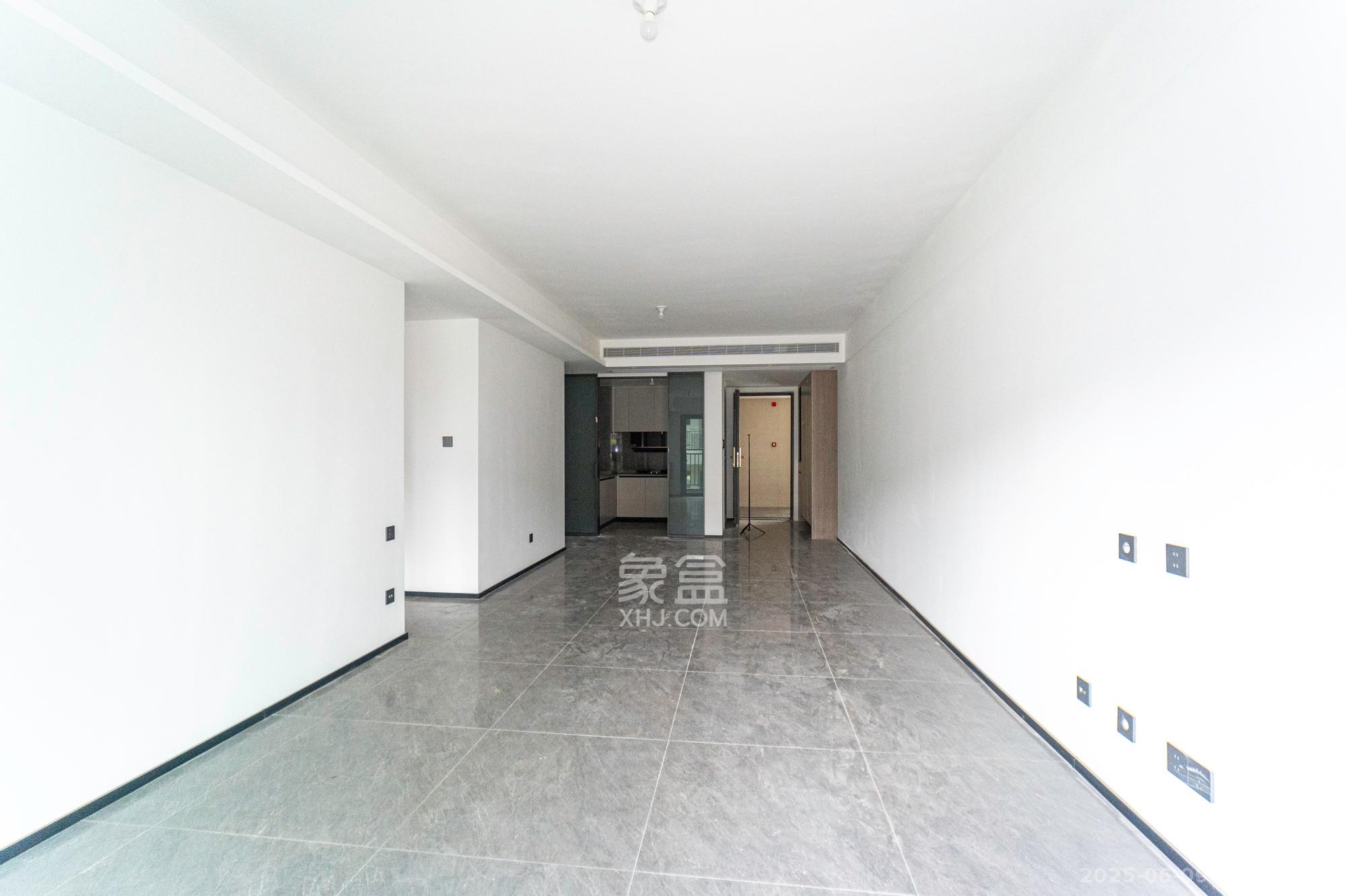 万科松湖天地 3室2厅2卫 137.0万 万科松湖天地 3室2厅2卫 137.0万客厅