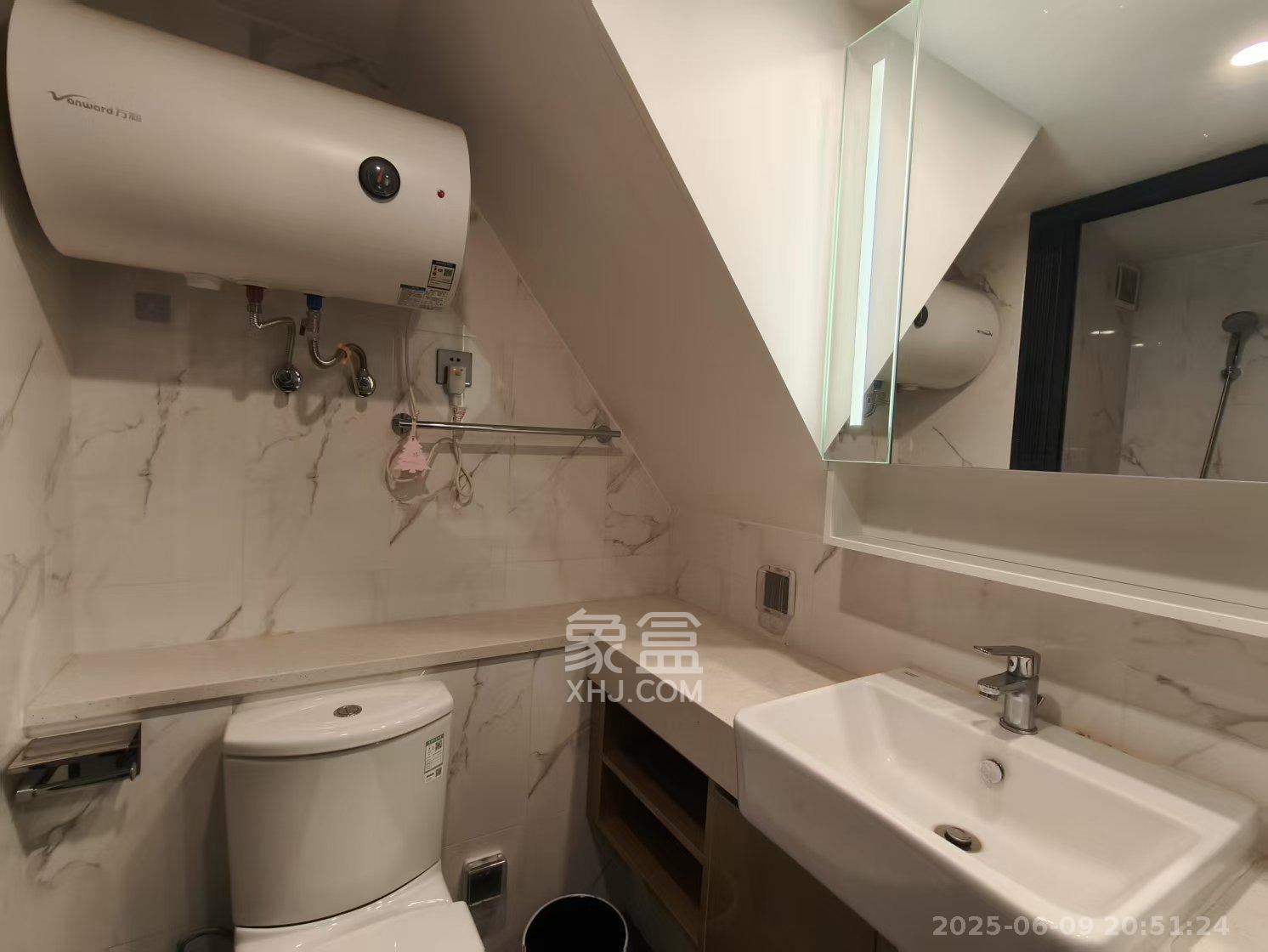 达美寰宇中心 2室2厅1卫 2800.0元/月 达美寰宇中心 2室2厅1卫 2800.0元/月室内图