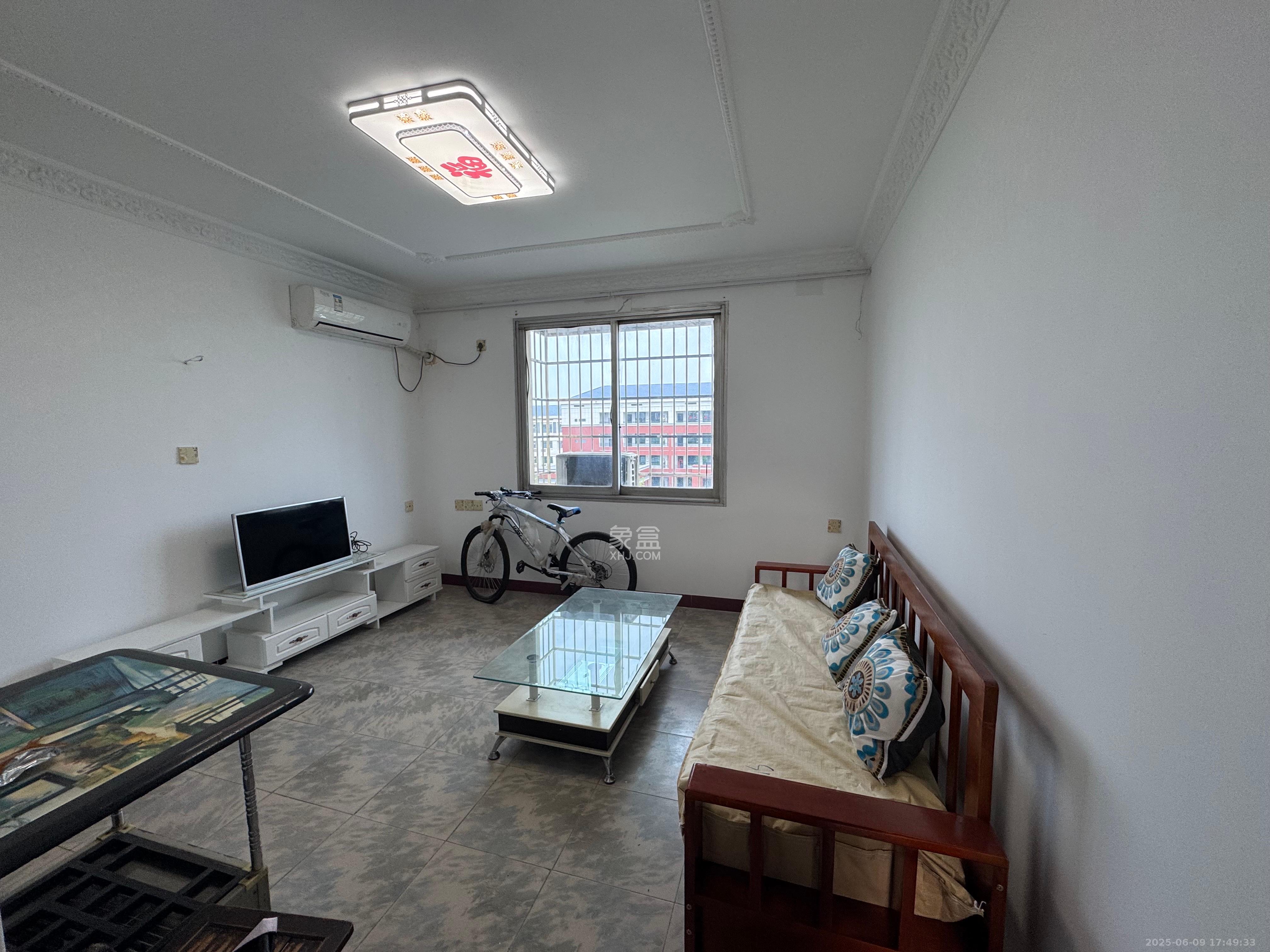 中建五局信和苑三区  2室1厅1卫   1200.00元/月室内图