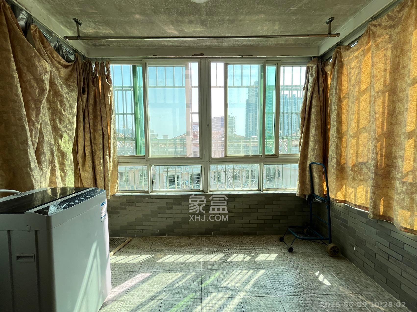 恩瑞麓山名园(龙王港小区) 3室2厅2卫 2000.0元/月 恩瑞麓山名园(龙王港小区) 3室2厅2卫 2000.0元/月室内图