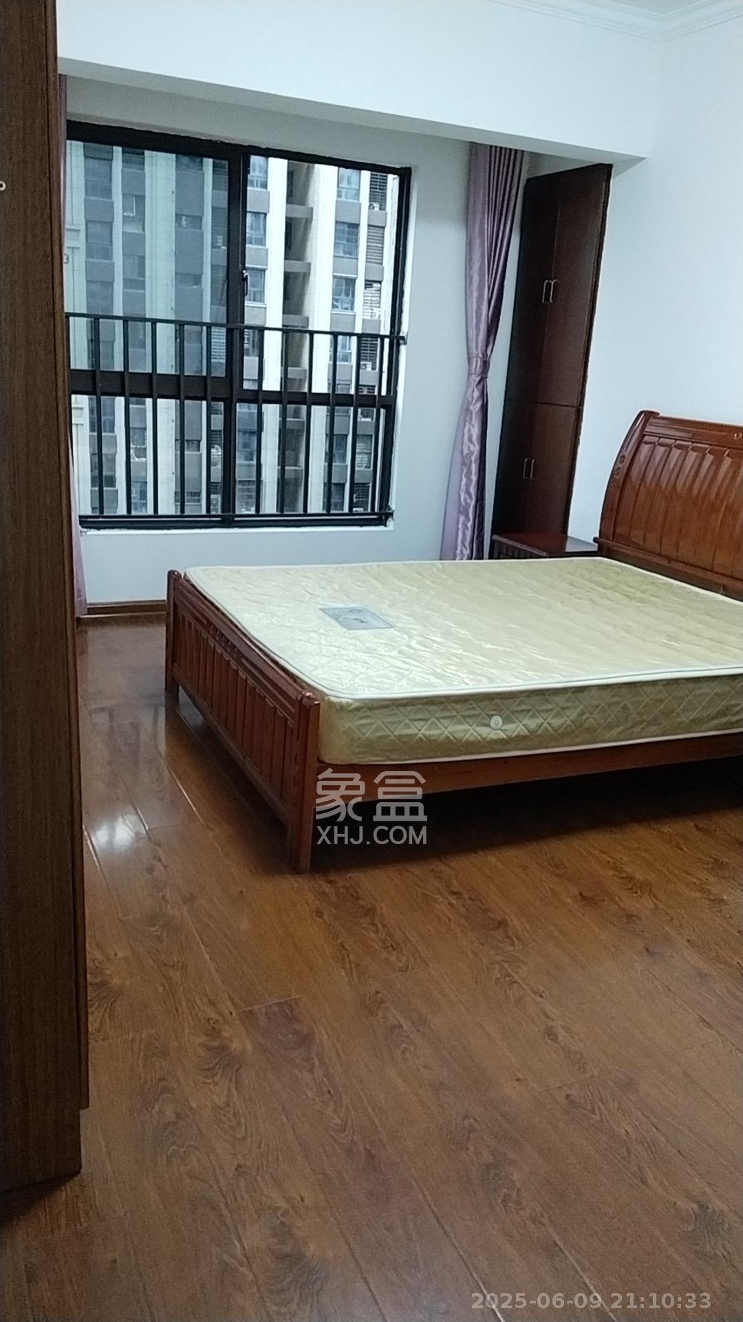 绿地中央广场  3室2厅1卫   3000.00元/月室内图