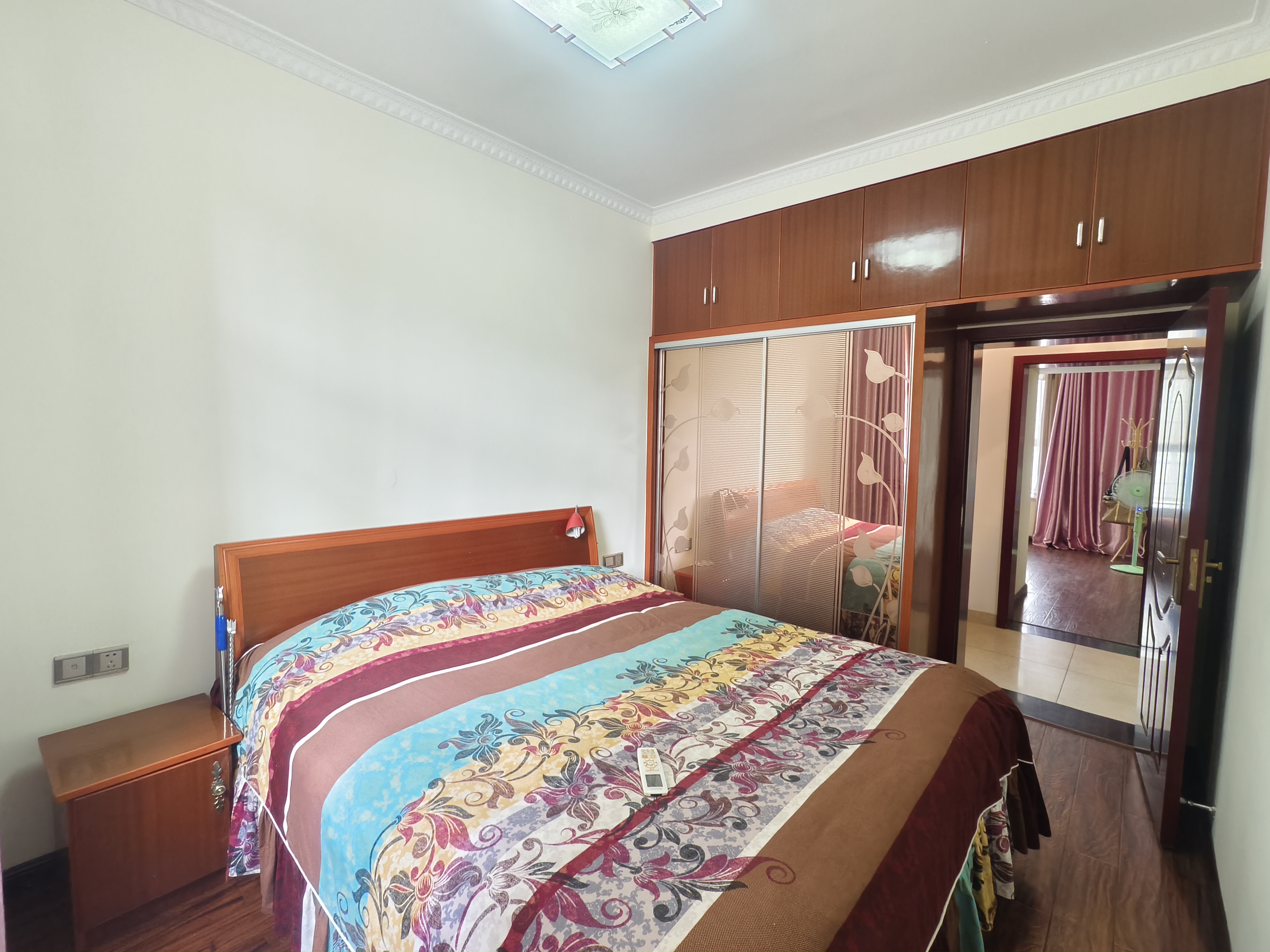 三元大市场  2室2厅1卫    52.8万客厅