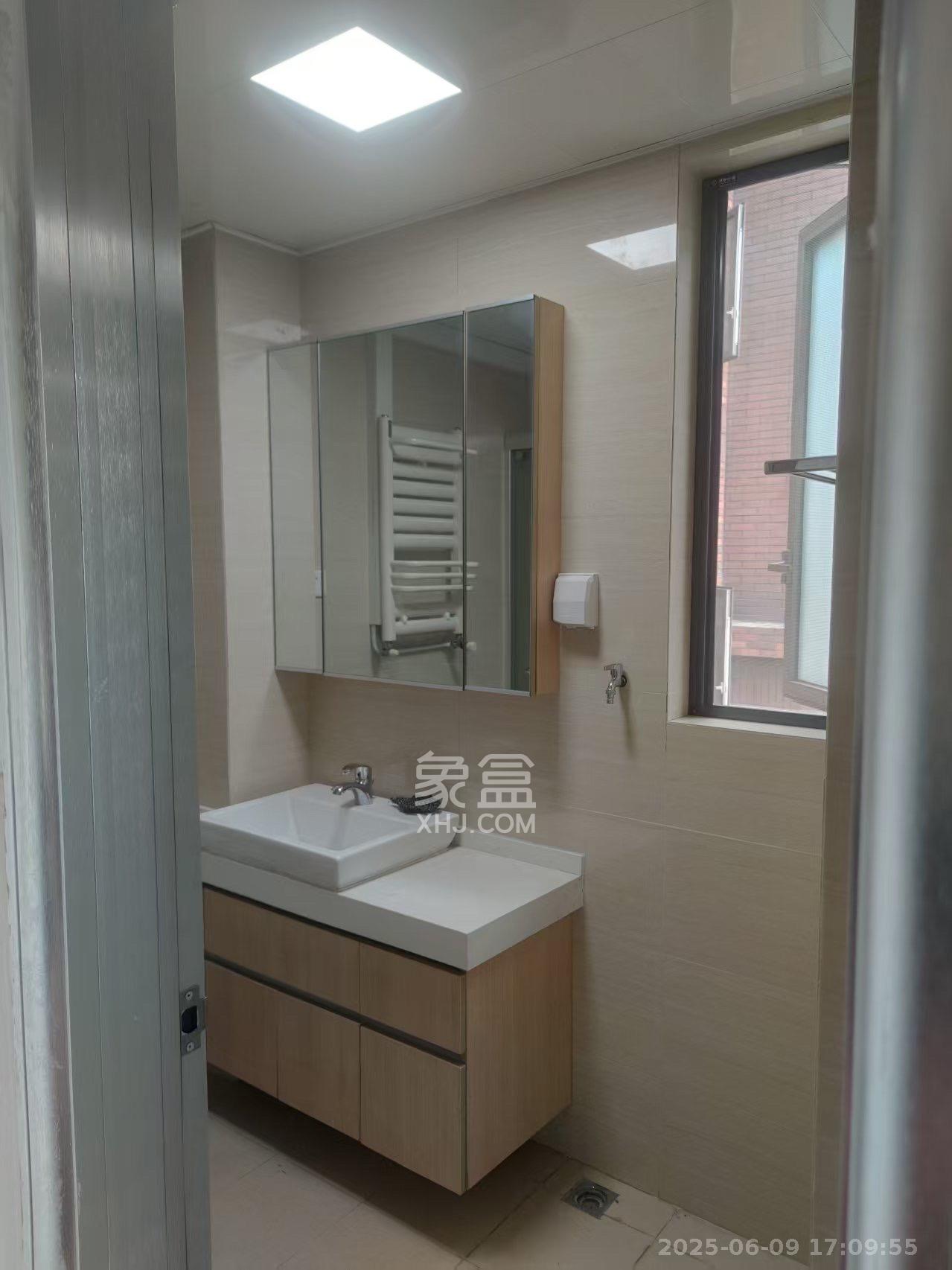 绿地公馆(绿地名邸) 1室1厅1卫 1600.0元/月 绿地公馆(绿地名邸) 1室1厅1卫 1600.0元/月室内图