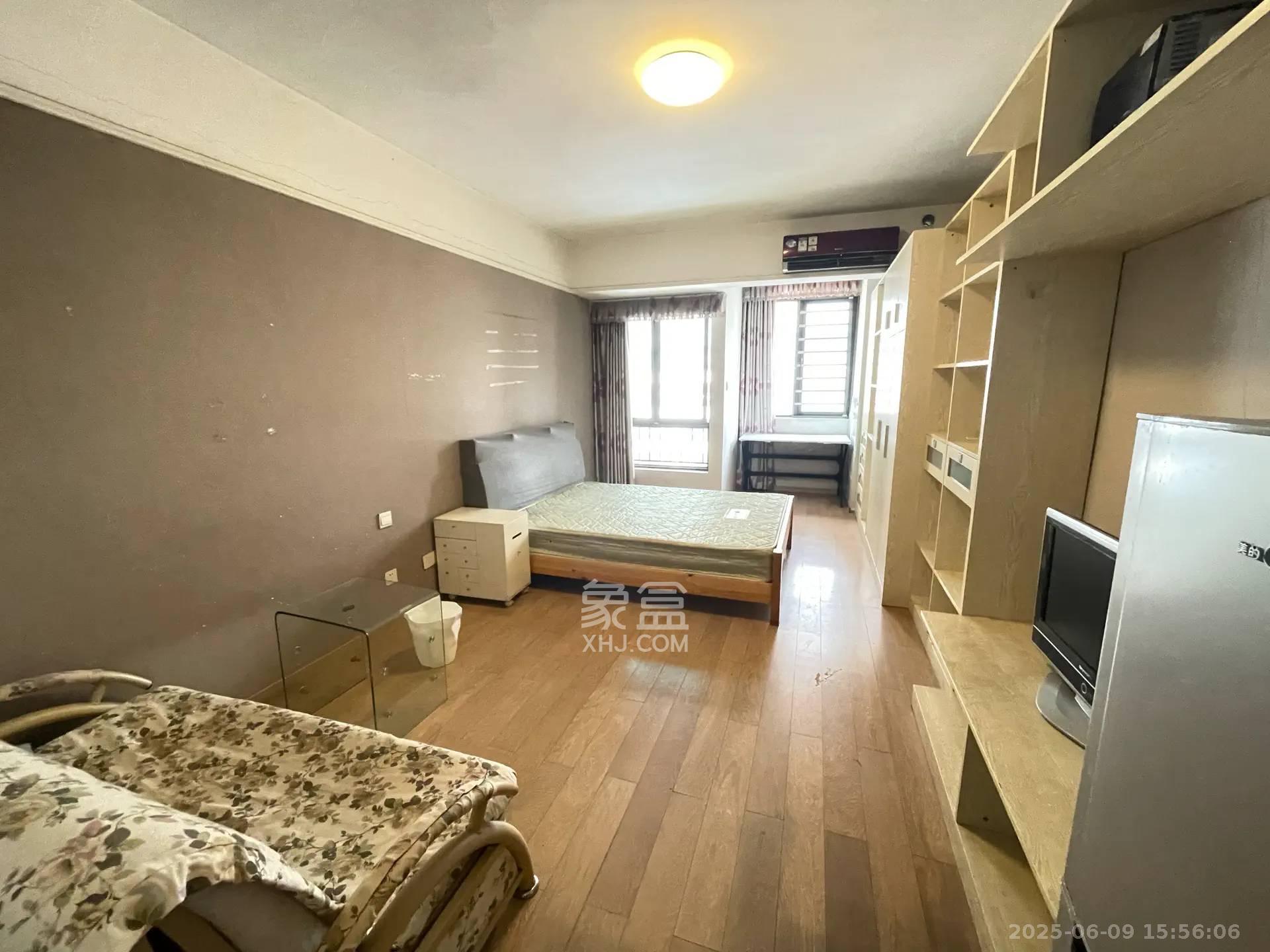 万科金色家园  1室1厅1卫    1200.0元/月 万科金色家园  1室1厅1卫    1200.0元/月