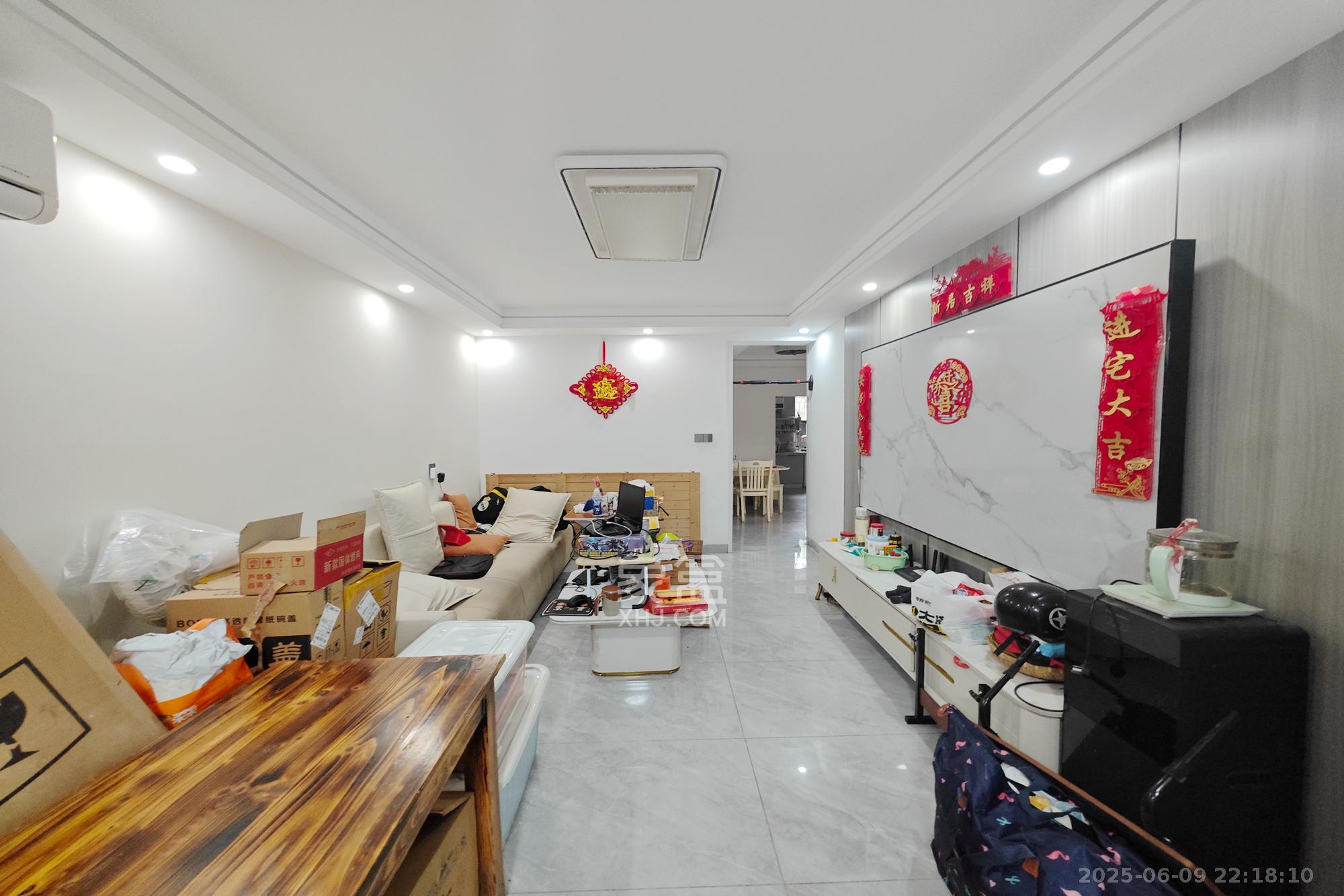 桂花二村  3室1厅1卫   62.80万客厅