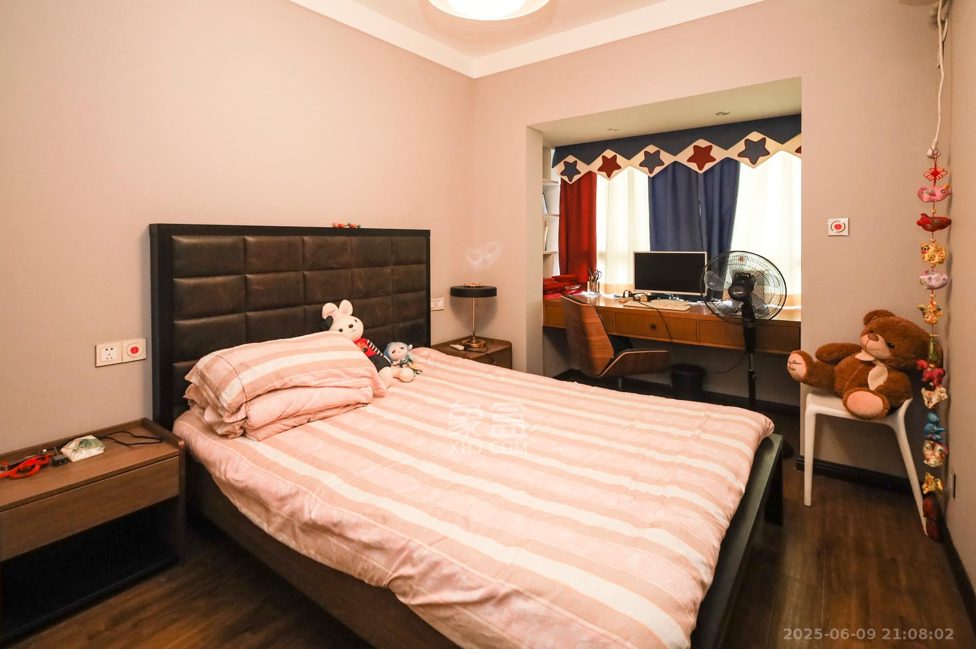 秀峰景园(领秀峰) 3室2厅2卫 110.0万 秀峰景园(领秀峰) 3室2厅2卫 110.0万卧室