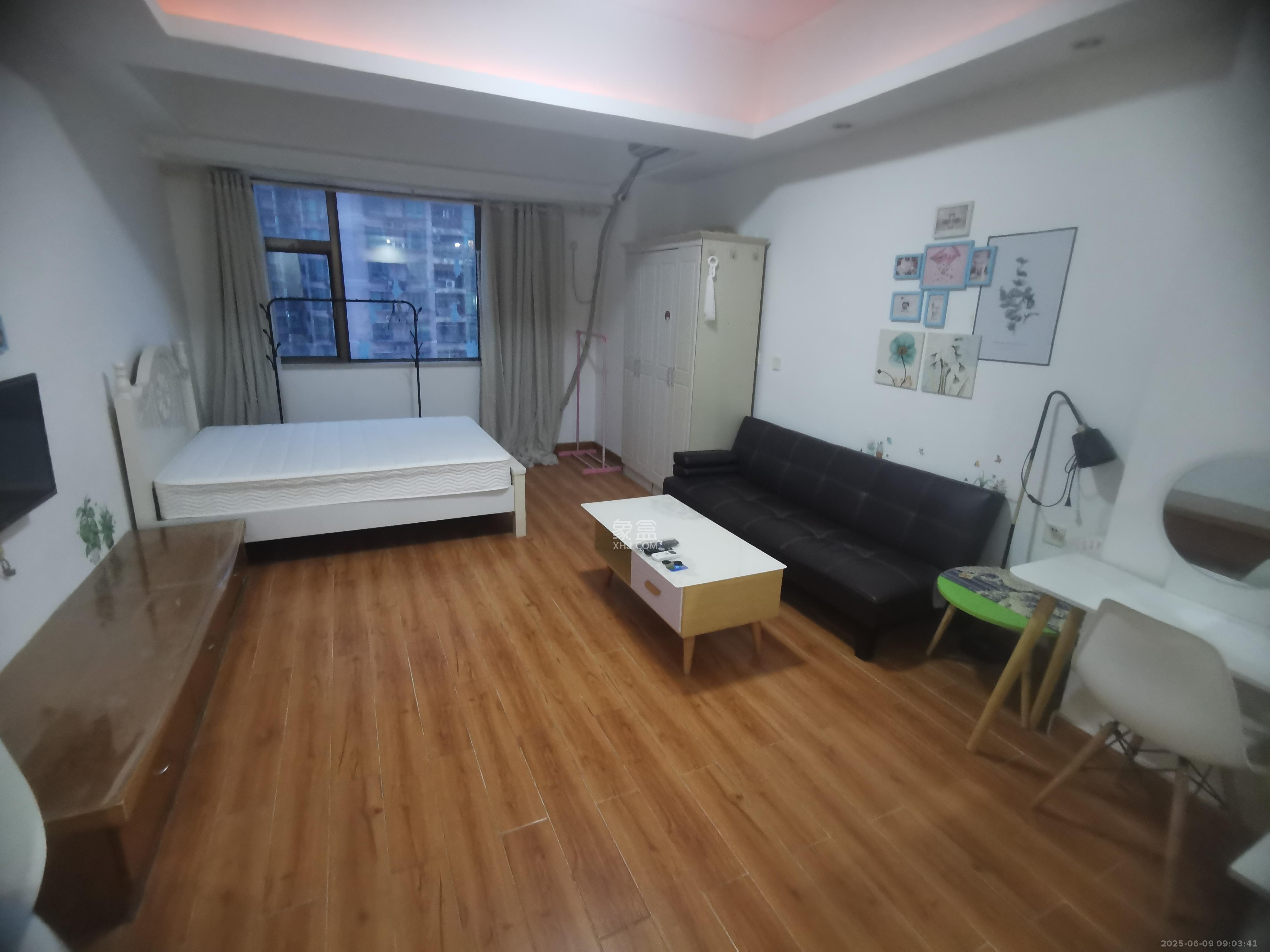 昊天大厦 1室1厅1卫 1700.0元/月 昊天大厦 1室1厅1卫 1700.0元/月室内图