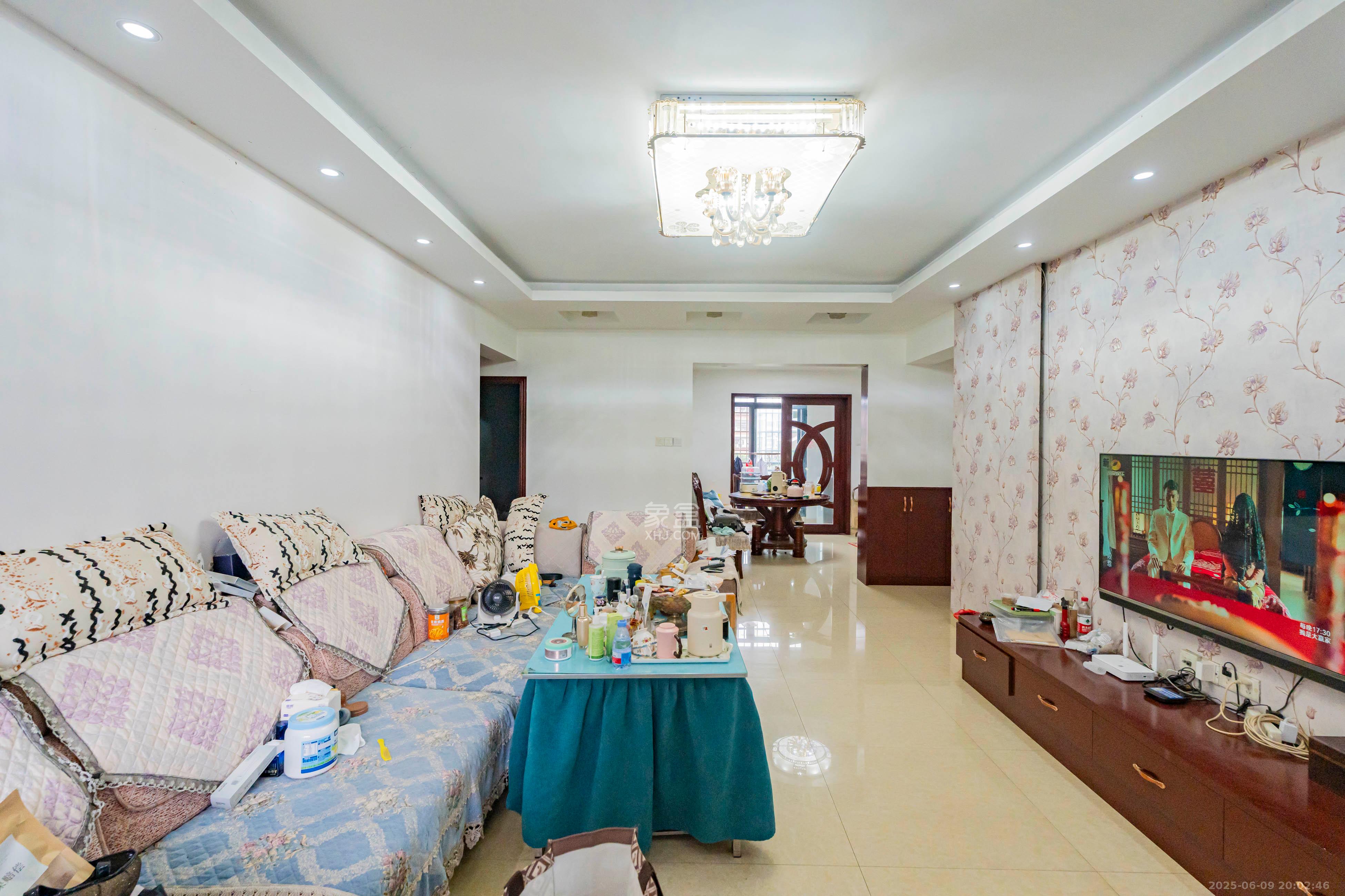 长大卧琥  4室2厅1卫    112.0万 长大卧琥  4室2厅1卫    112.0万客厅