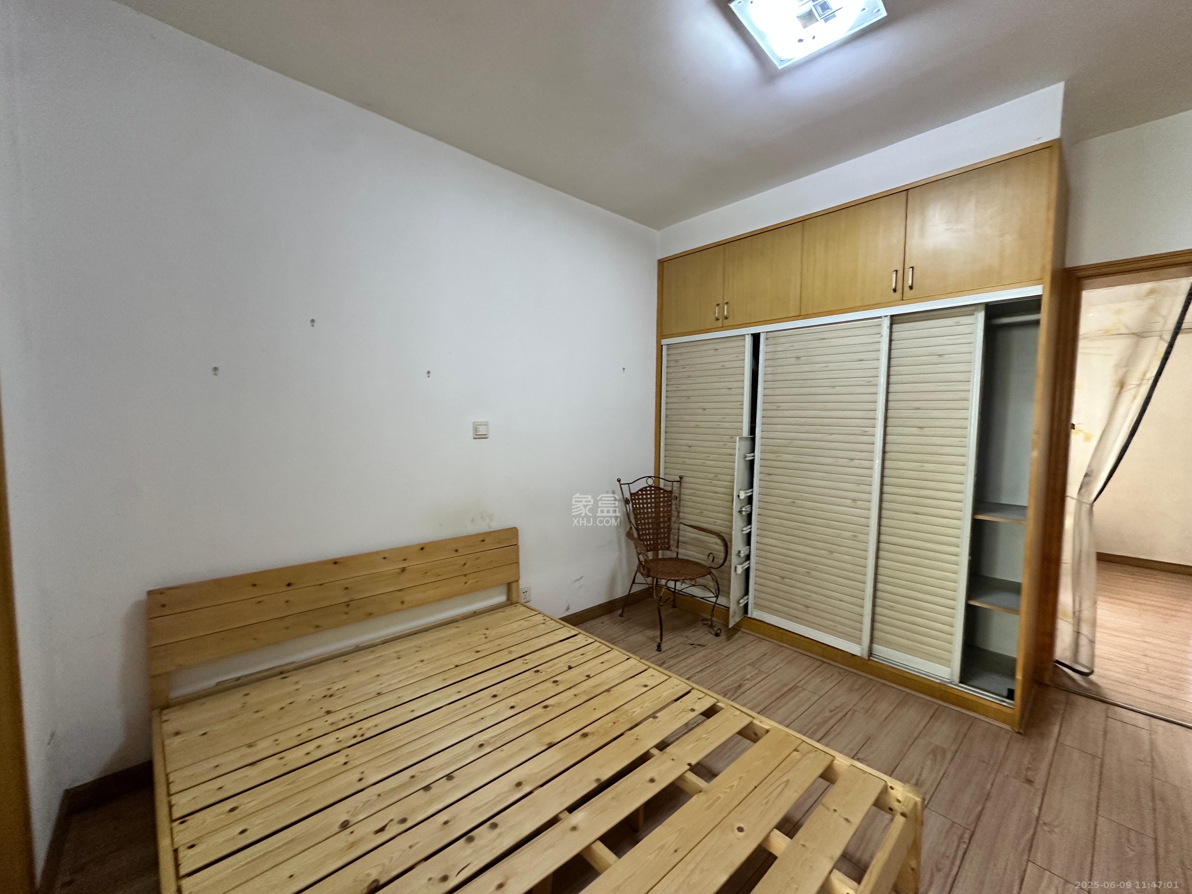 湖开小区（湖南开关厂宿舍）/南大桥社区  3室1厅1卫   1200.00元/月室内图