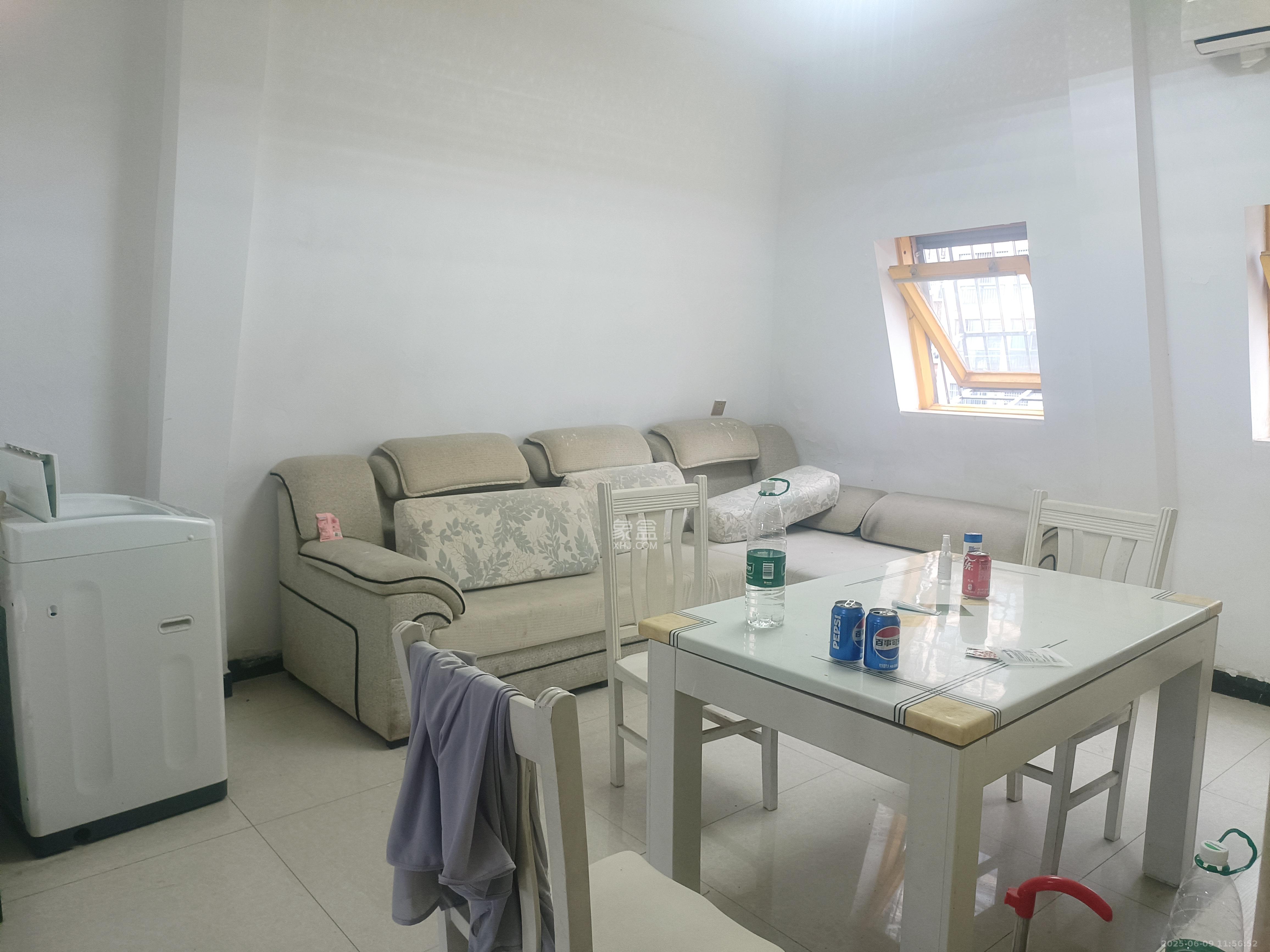 翡翠华庭 3室1厅1卫 1700.0元/月 翡翠华庭 3室1厅1卫 1700.0元/月室内图