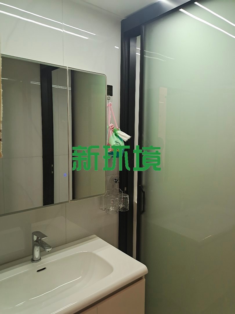 南门口安置小区  4室2厅2卫   125.00万客厅