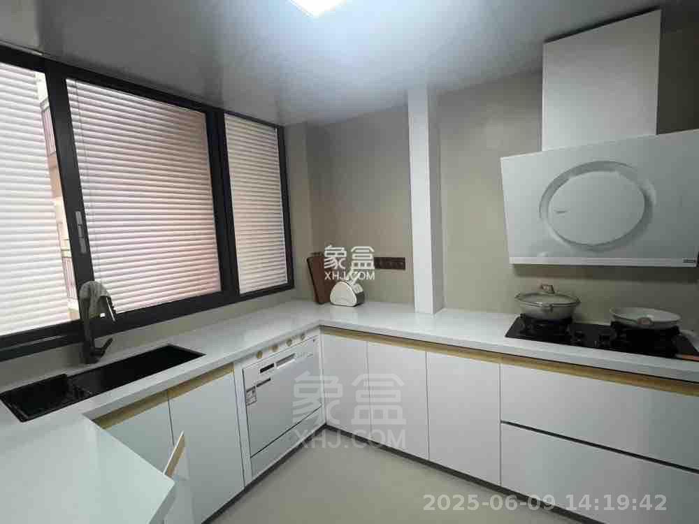 亿都澜庭 3室2厅2卫 1980.0元/月 亿都澜庭 3室2厅2卫 1980.0元/月室内图