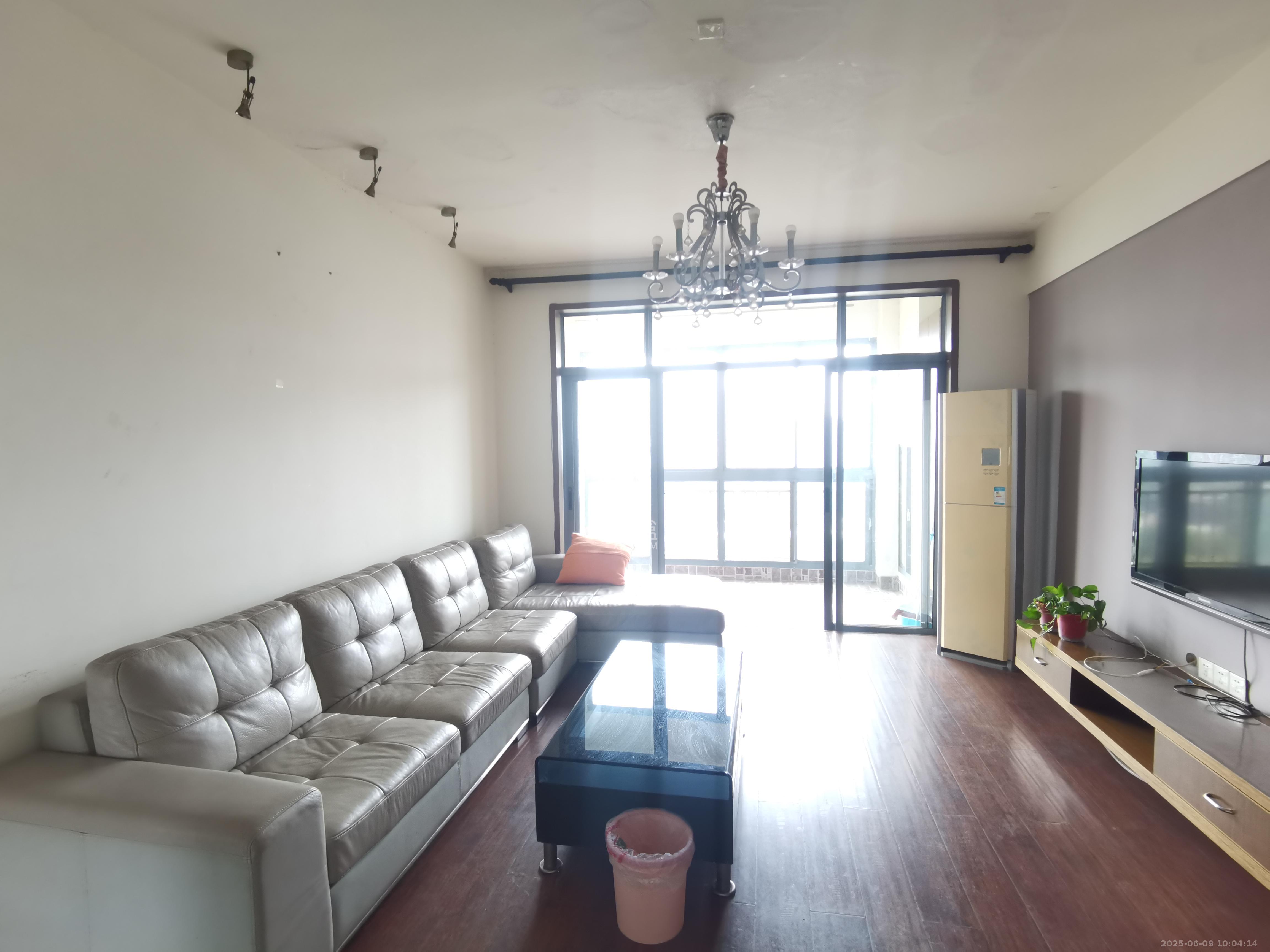 上海城小区  2室2厅1卫    1900.0元/月 上海城小区  2室2厅1卫    1900.0元/月室内图