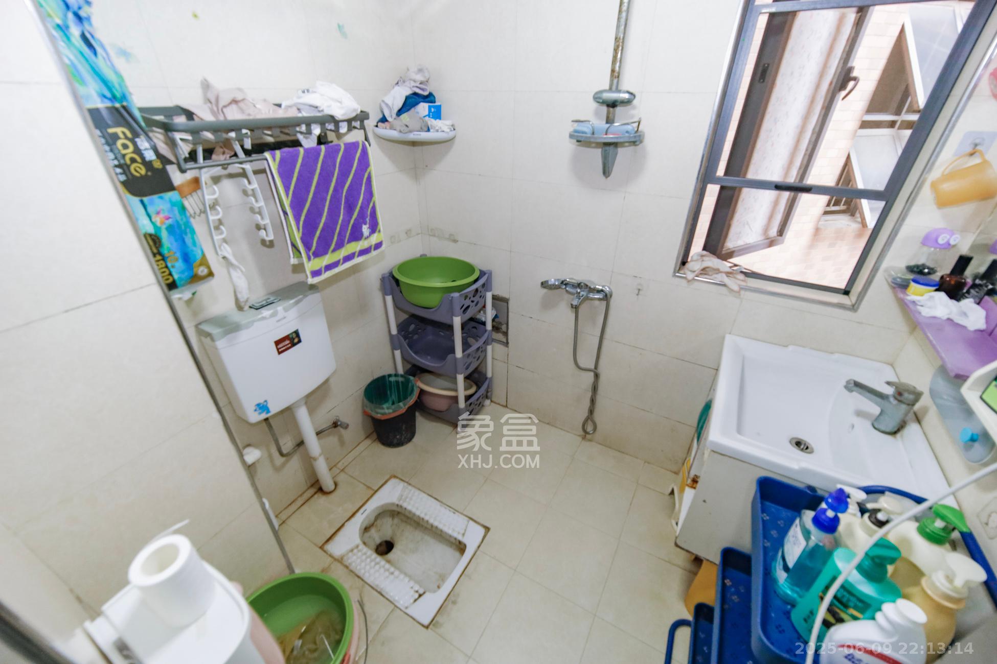 上海城小区  2室1厅1卫    59.8万卫生间
