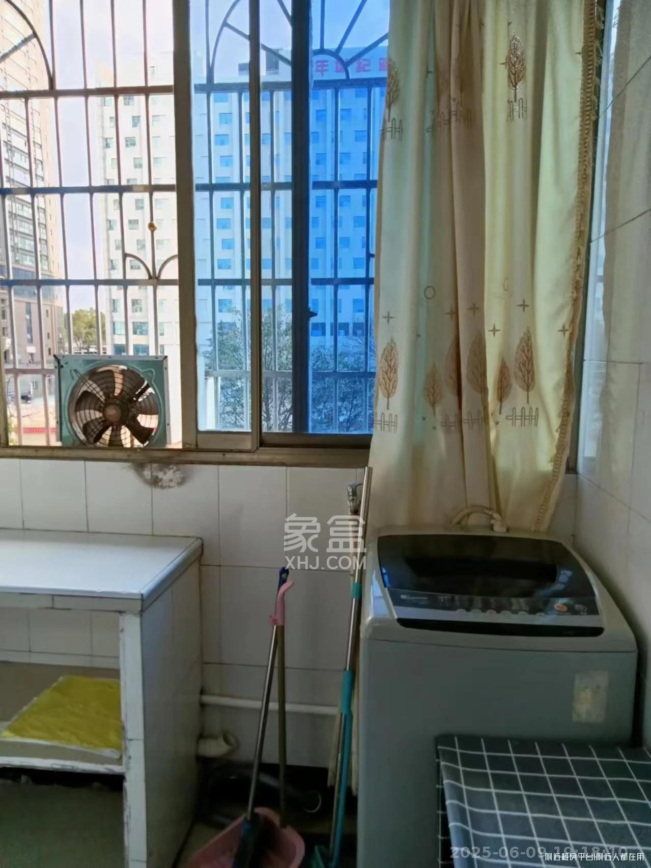 四方商贸城 1室1厅1卫 950.0元/月 四方商贸城 1室1厅1卫 950.0元/月室内图