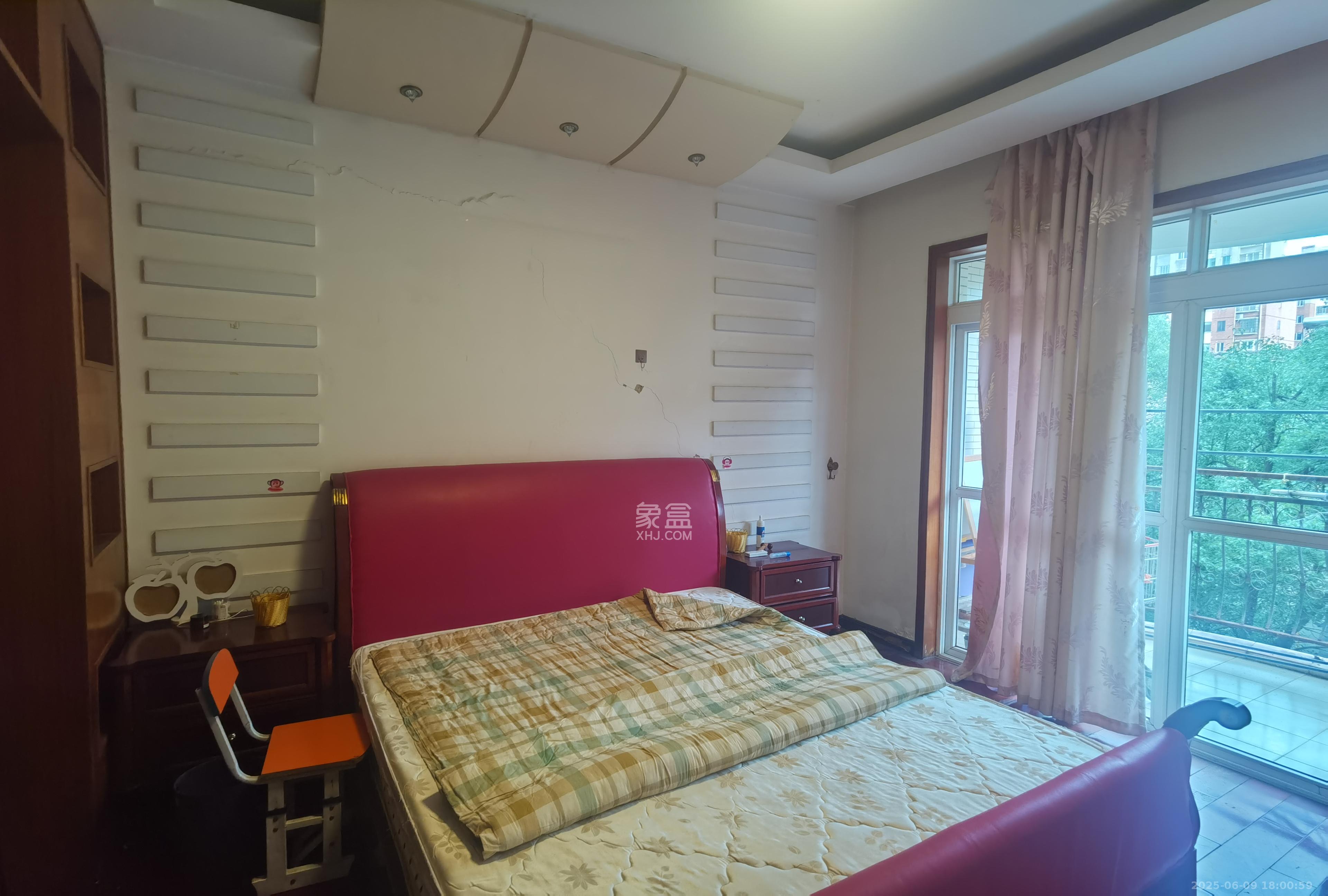 楚天家园  3室2厅2卫   1700.00元/月室内图