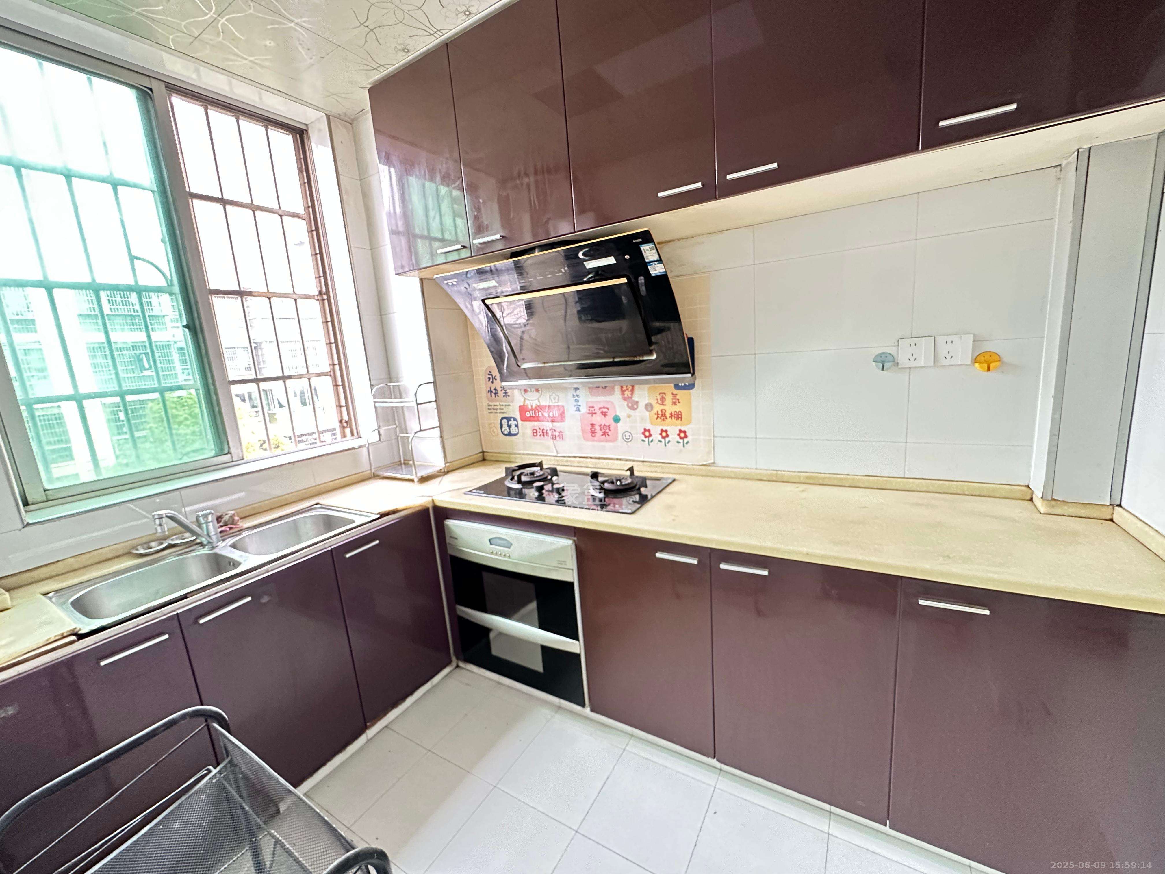 中南汽车世界 2室2厅1卫 1100.0元/月 中南汽车世界 2室2厅1卫 1100.0元/月室内图