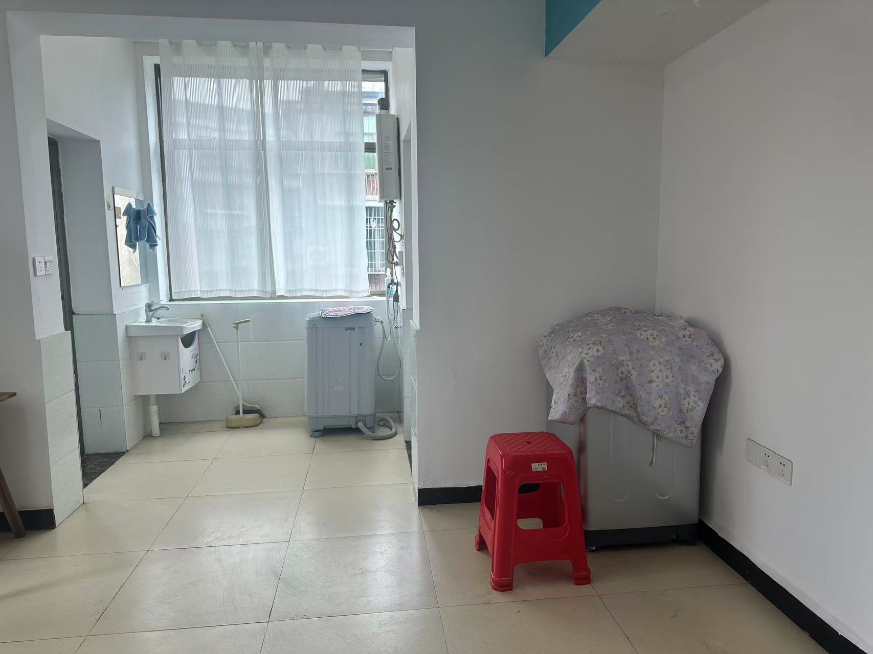 文昌阁社区(学府公寓) 2室2厅1卫 550.0元/月 文昌阁社区(学府公寓) 2室2厅1卫 550.0元/月室内图