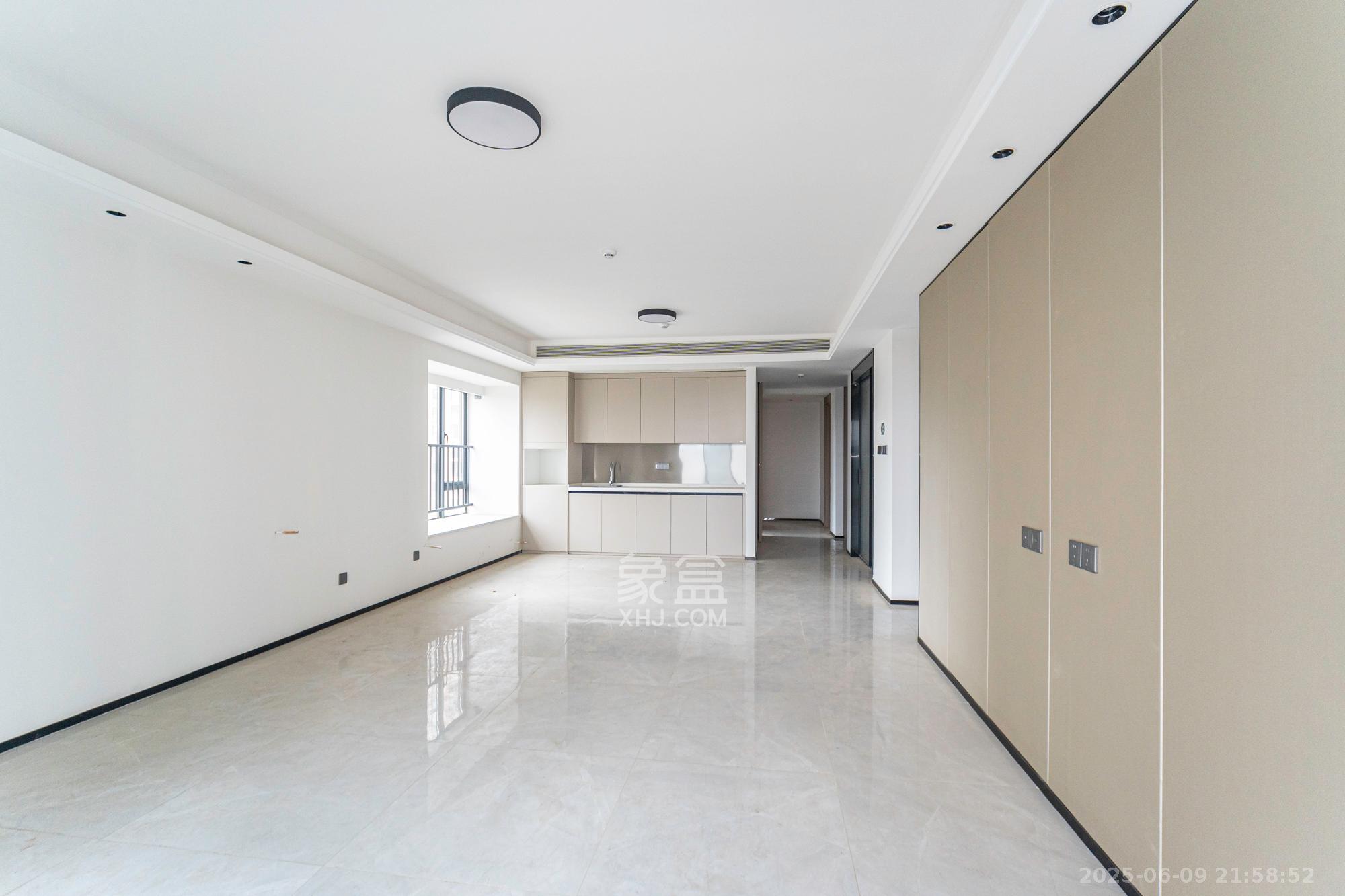 三一云谷 1室0厅0卫 179.8万 三一云谷 1室0厅0卫 179.8万客厅