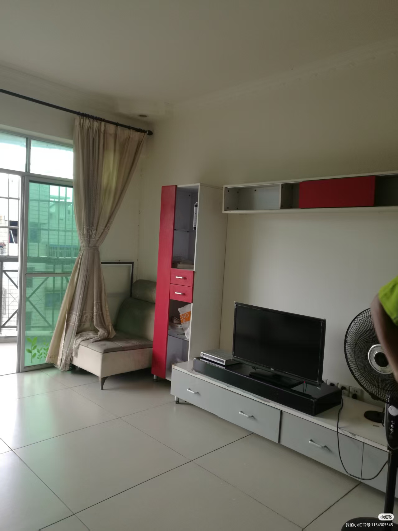 青云公寓 4室2厅2卫 120.0万 青云公寓 4室2厅2卫 120.0万客厅