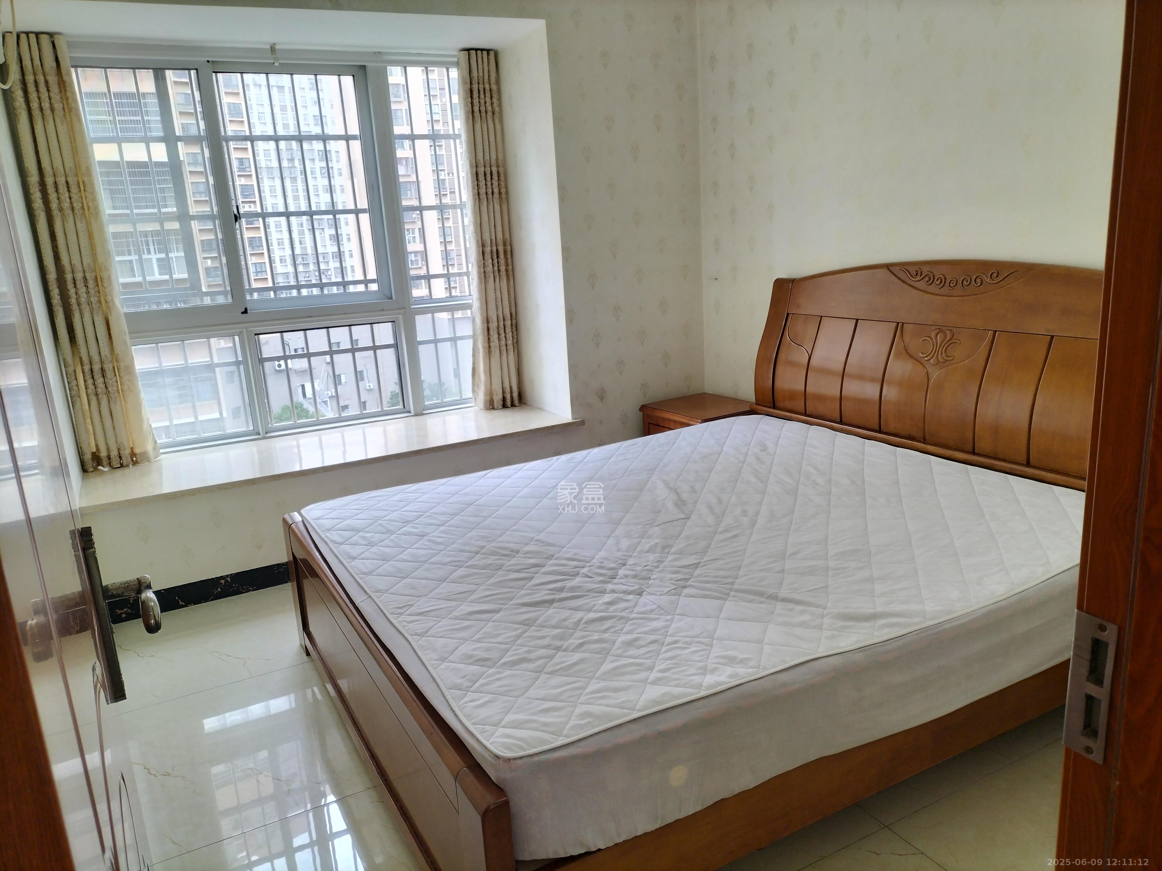 家兴苑  3室2厅1卫    2400.0元/月室内图