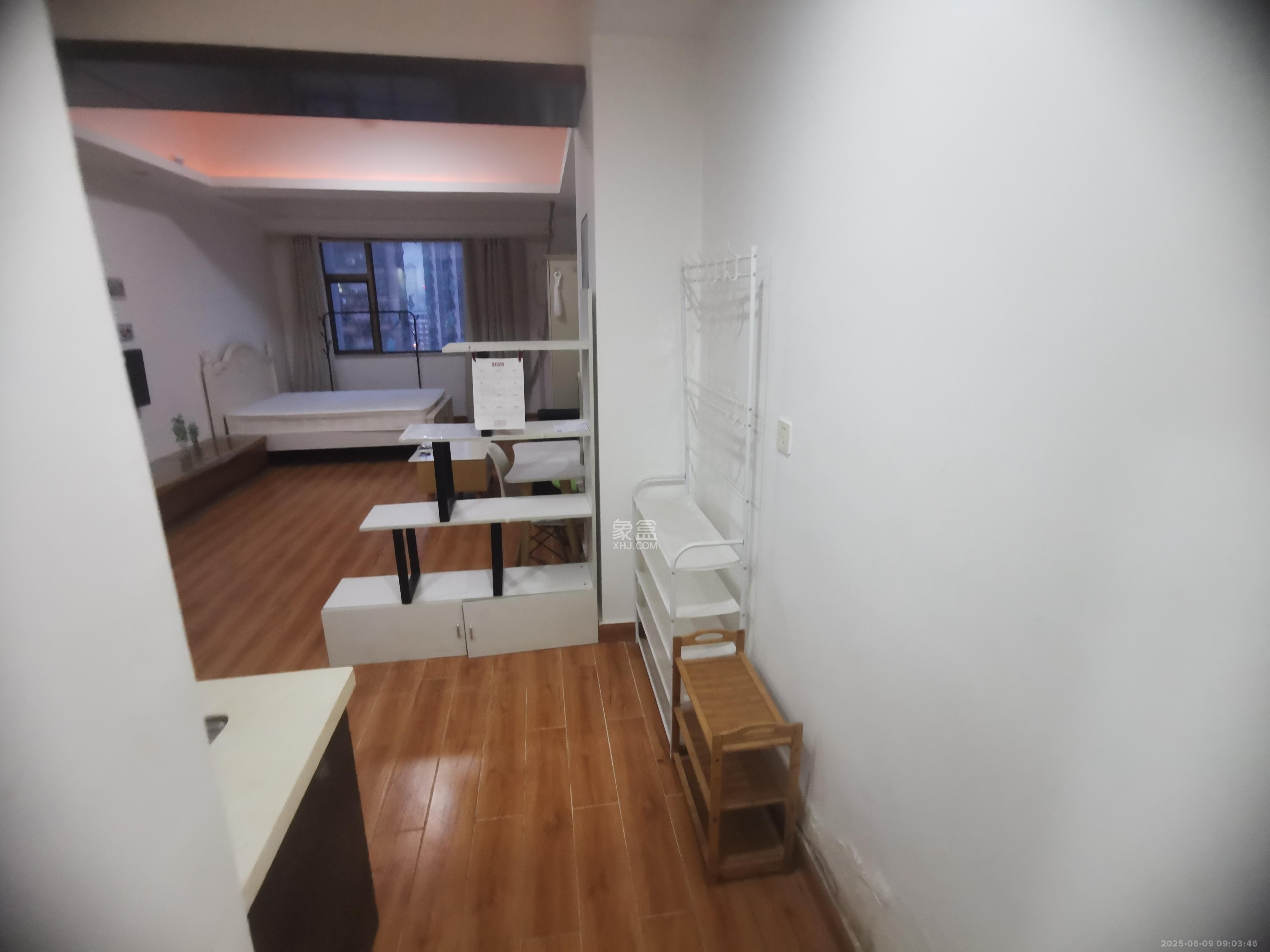 昊天大厦 1室1厅1卫 1700.0元/月 昊天大厦 1室1厅1卫 1700.0元/月室内图