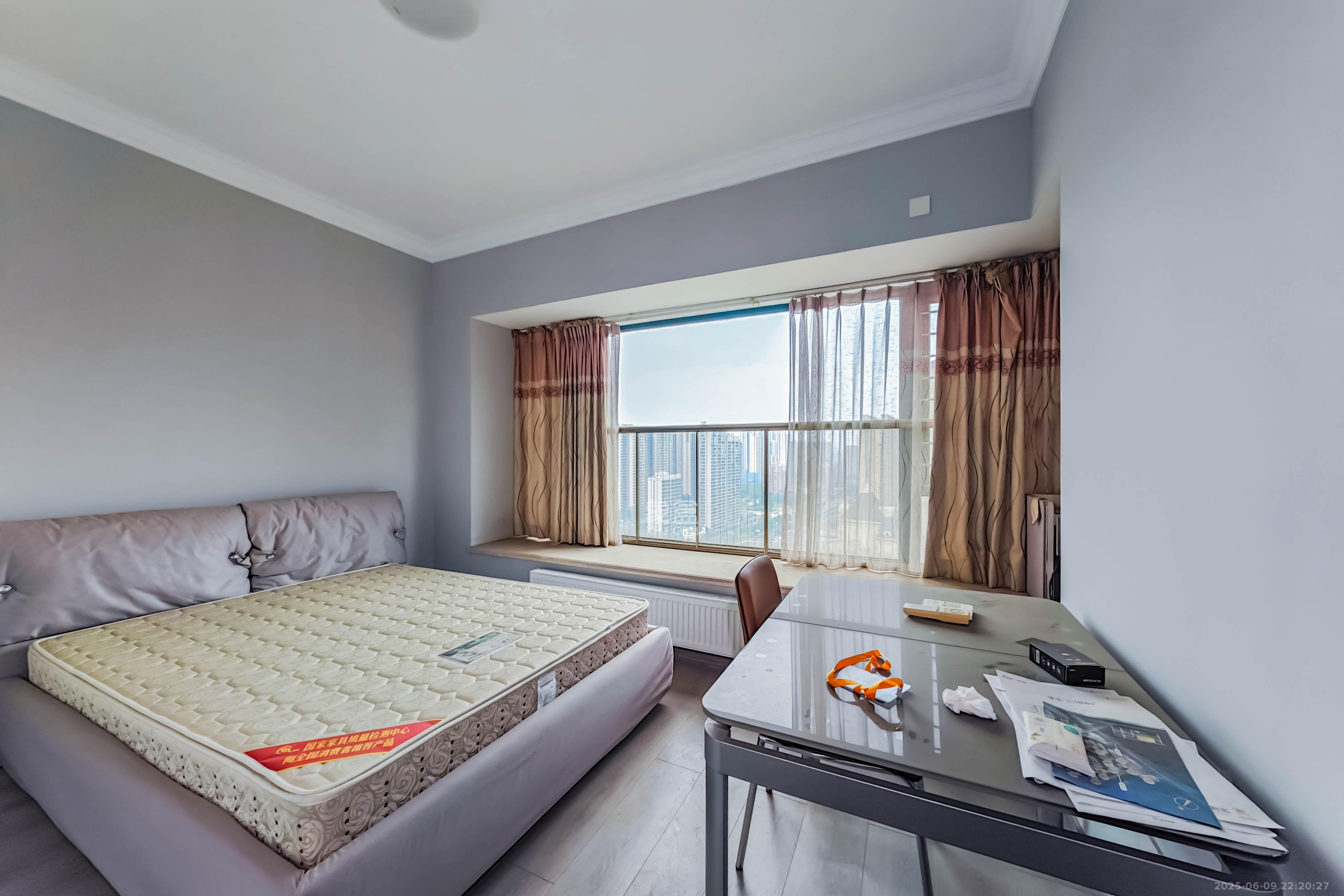 恒大绿洲 3室2厅2卫 150.0万 恒大绿洲 3室2厅2卫 150.0万卧室