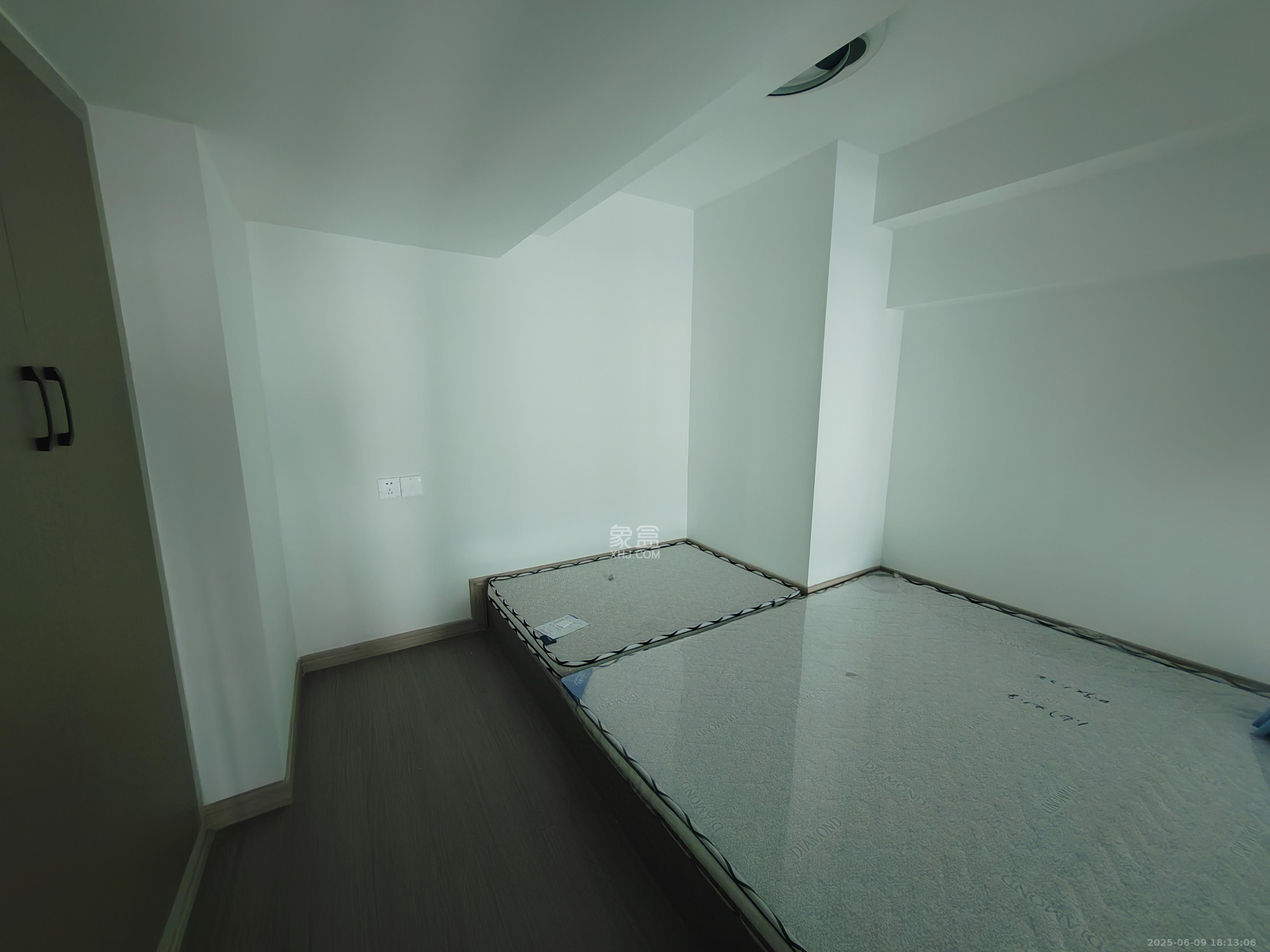 中建嘉和城  2室2厅2卫   2000.00元/月室内图