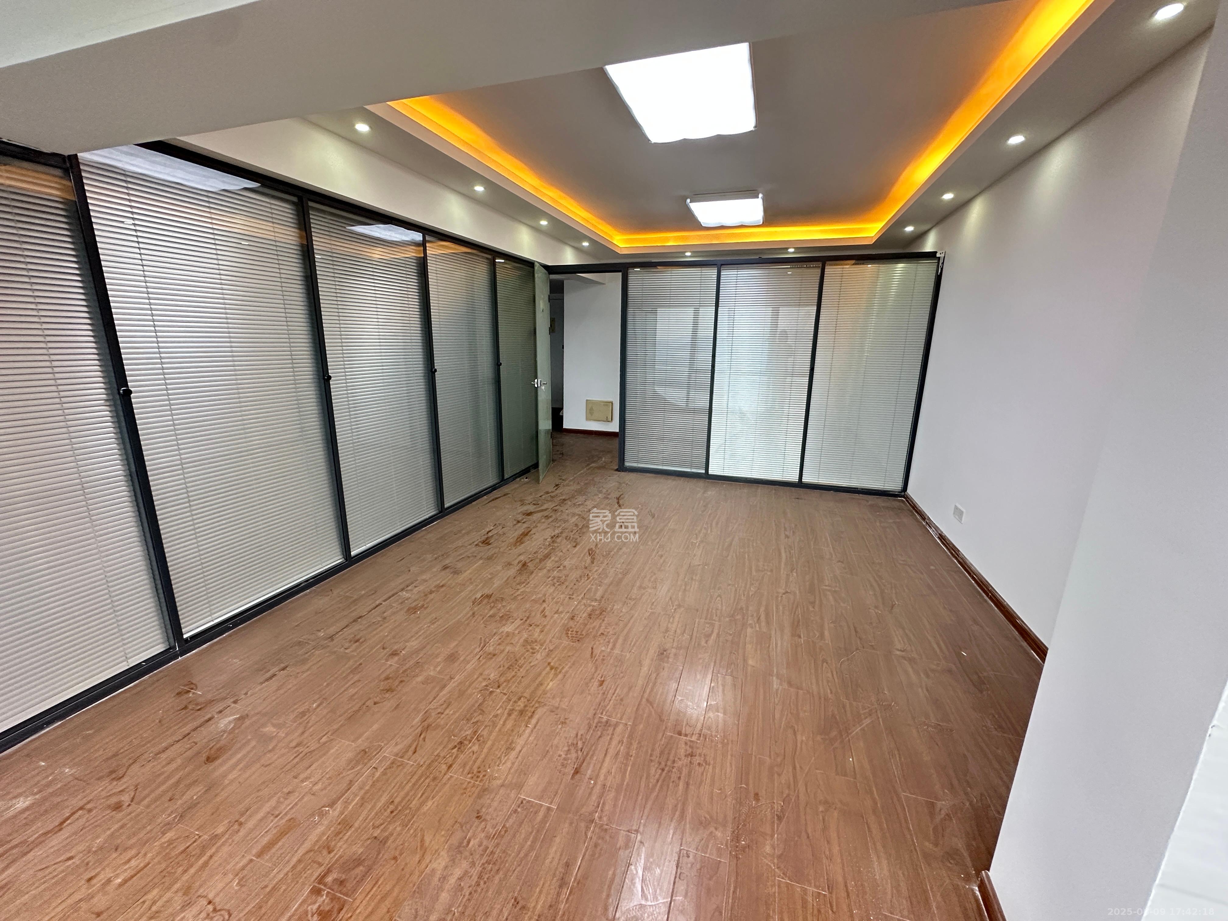 保利国际广场 1室1厅1卫 6000.0元/月 保利国际广场 1室1厅1卫 6000.0元/月室内图