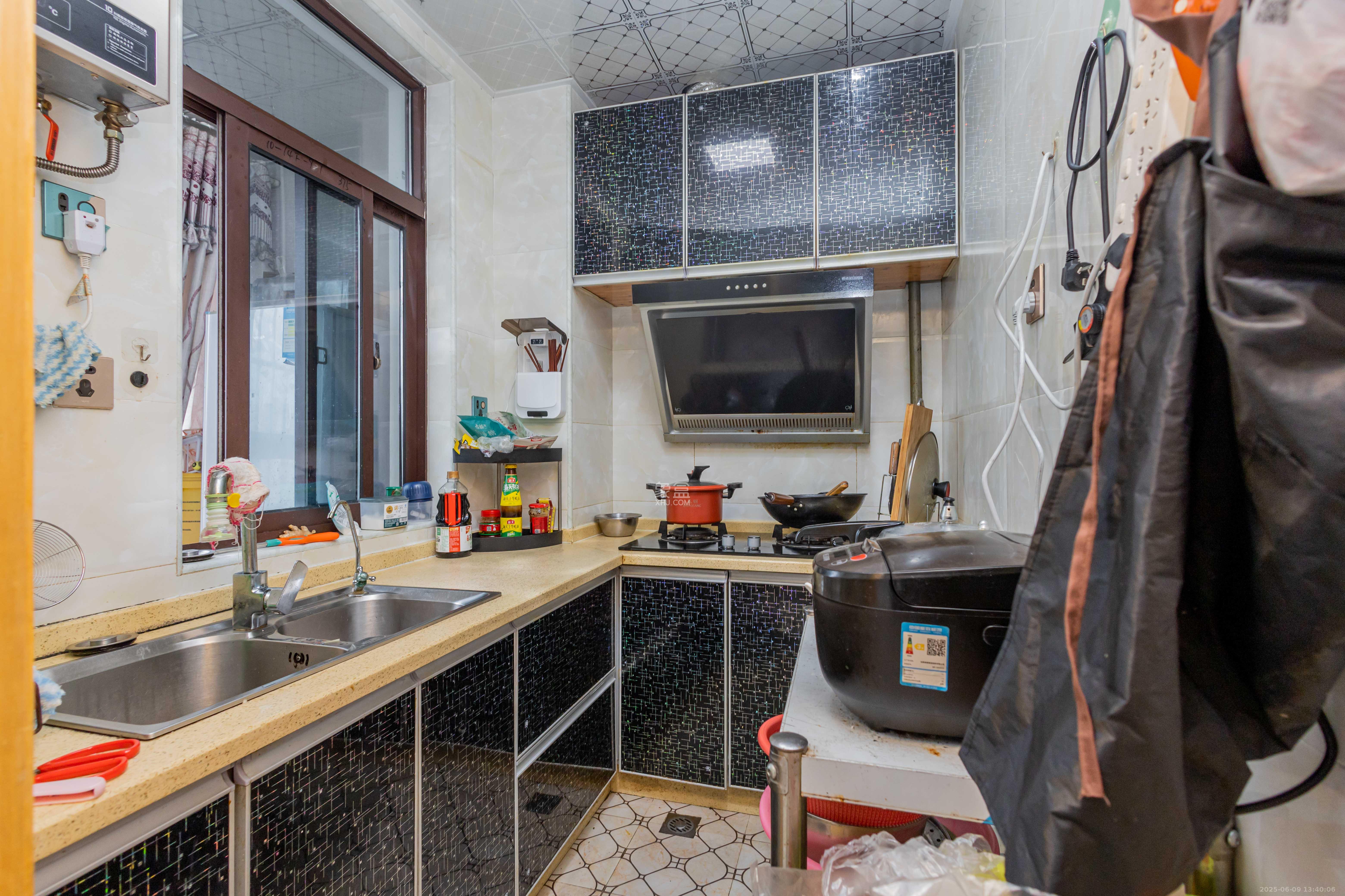 三景华御  3室2厅1卫    69.8万 三景华御  3室2厅1卫    69.8万厨房