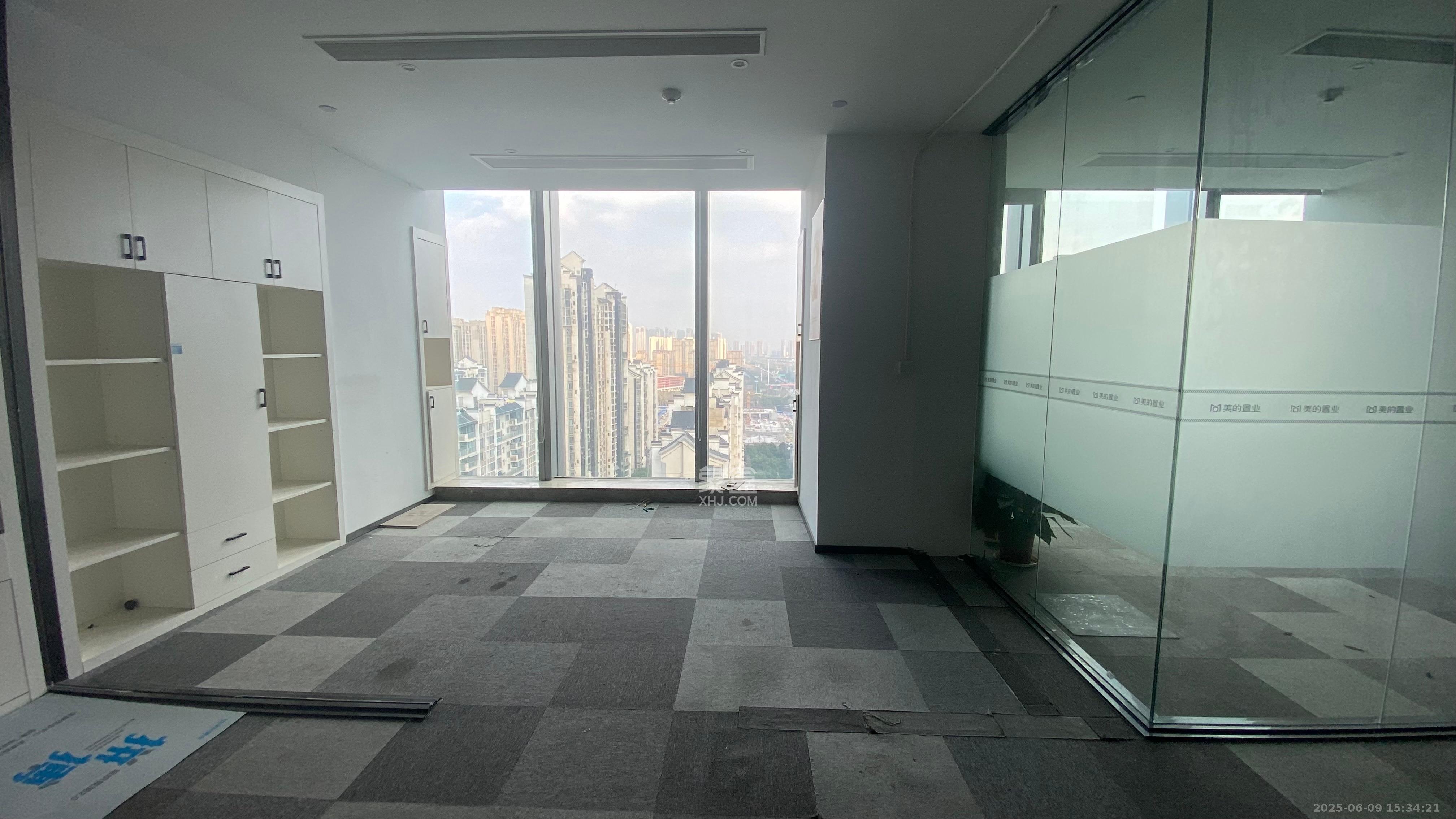 运达中央广场一、二期  1室1厅1卫    28000.0元/月室内图