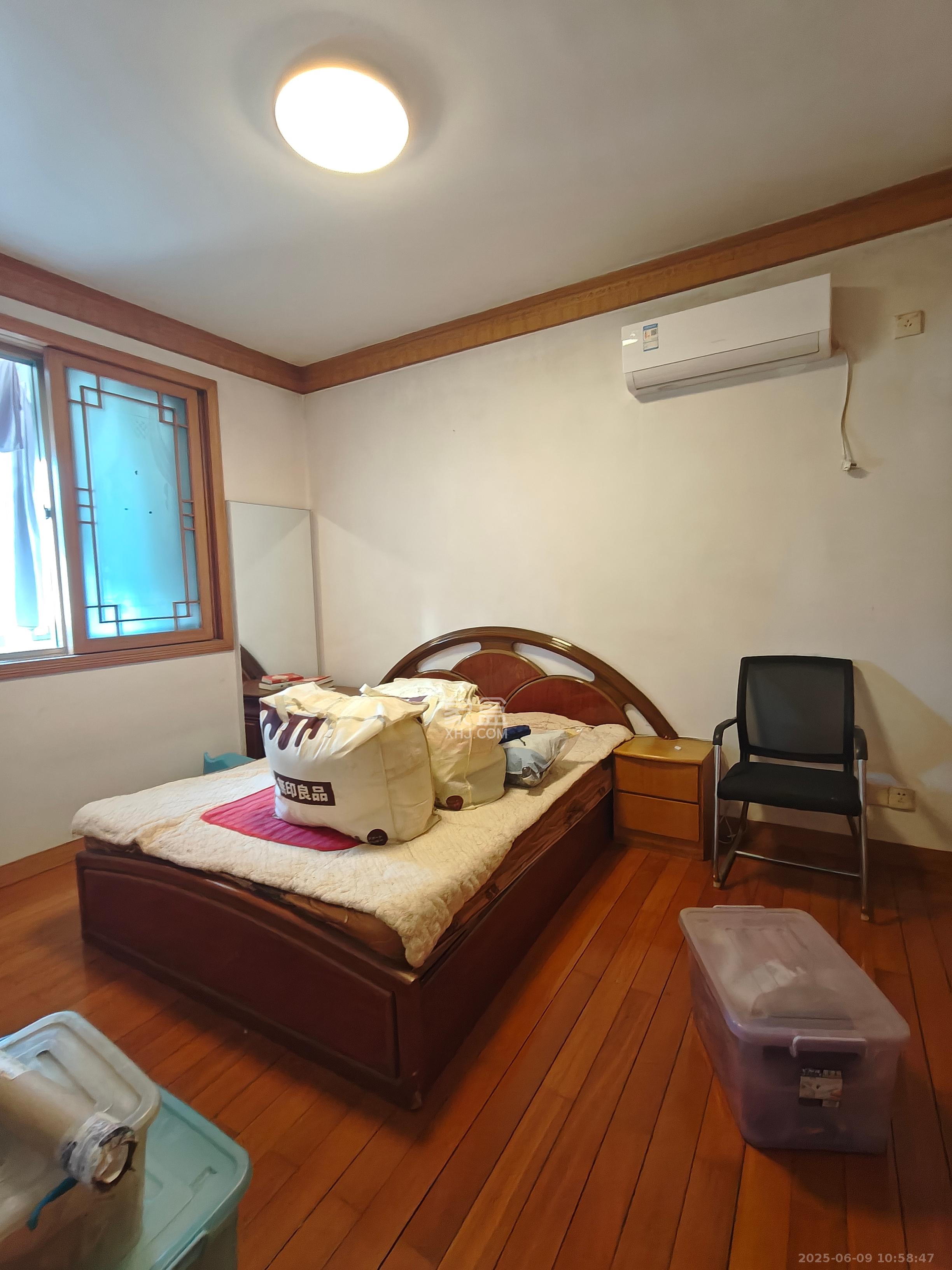 交通银行宿舍(浏城桥) 4室2厅1卫 3350.0元/月 交通银行宿舍(浏城桥) 4室2厅1卫 3350.0元/月室内图