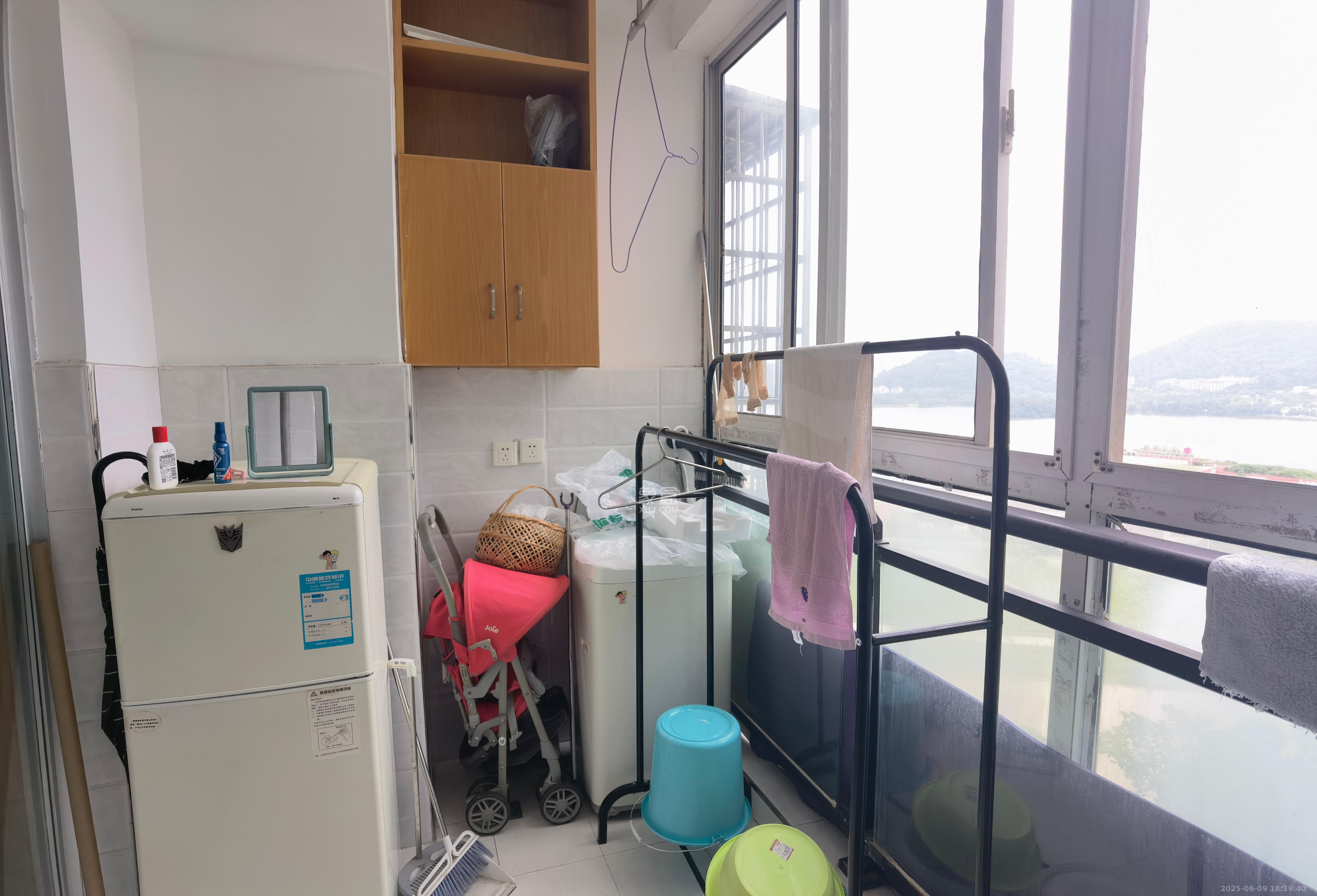 观湖公寓  1室1厅1卫   1400.00元/月室内图